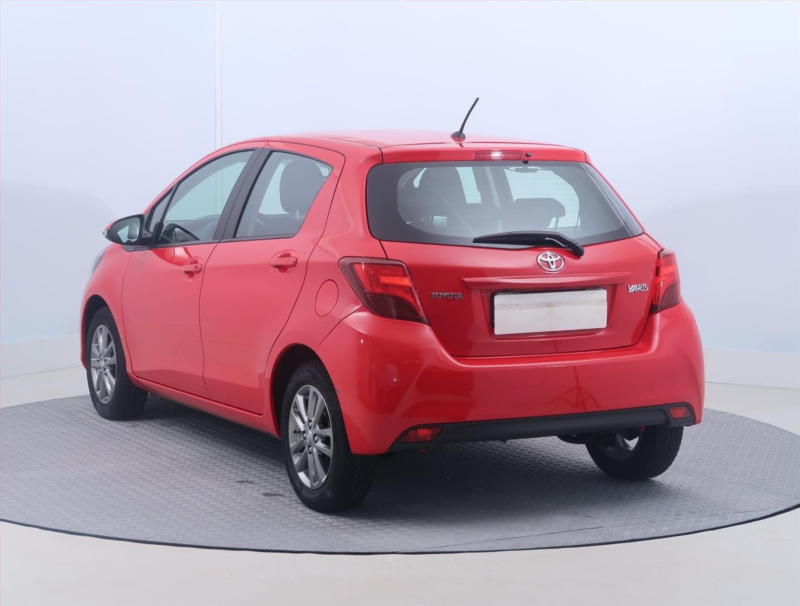 Toyota Yaris, 1.33 Dual VVT-i, ČR,1.maj - fotka 4