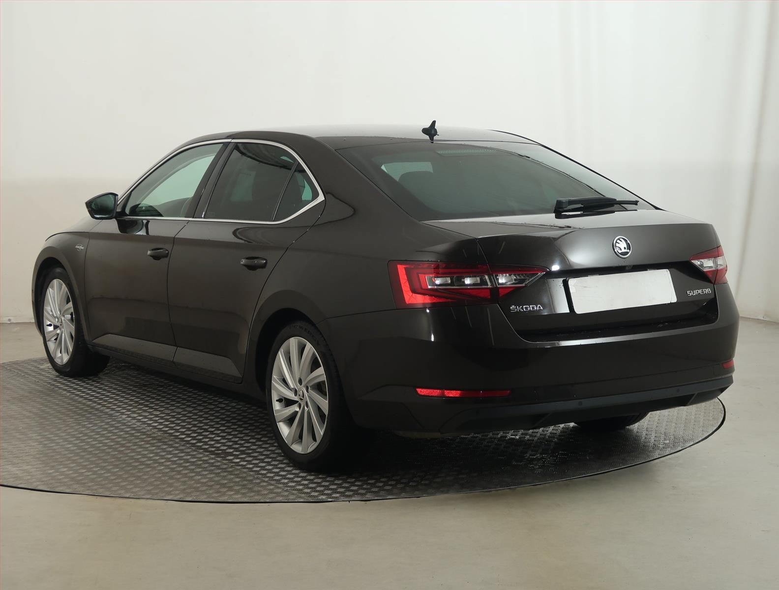 Škoda Superb, 2.0 TDI, Automat, Serv.kniha - fotka 4