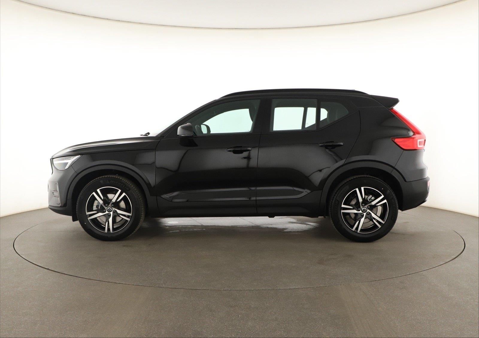 Volvo XC40, B3, Plus - fotka 3