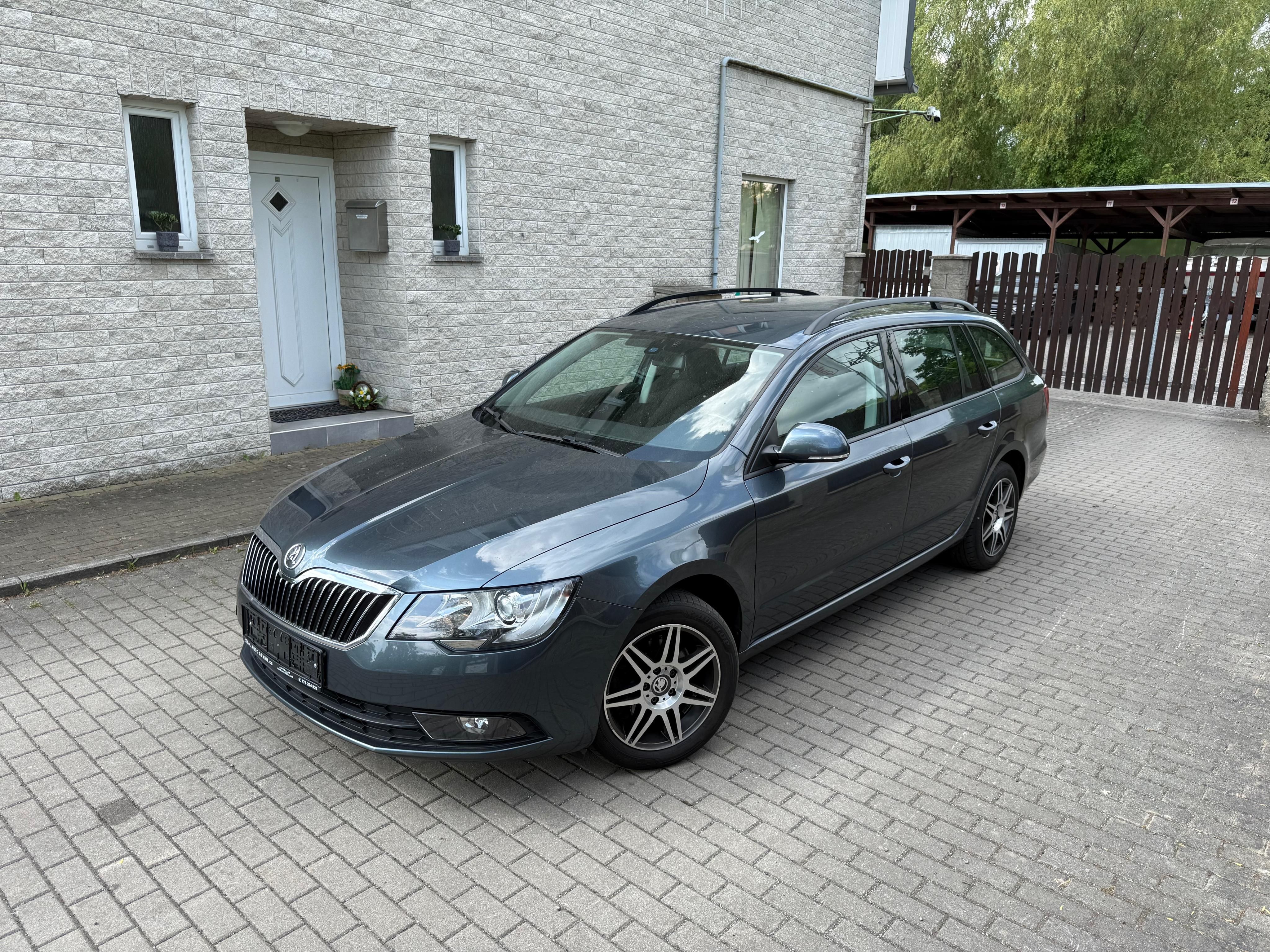 Škoda Superb, II FL 2.0 TDi 103kW COMBI AMBI - fotka 2