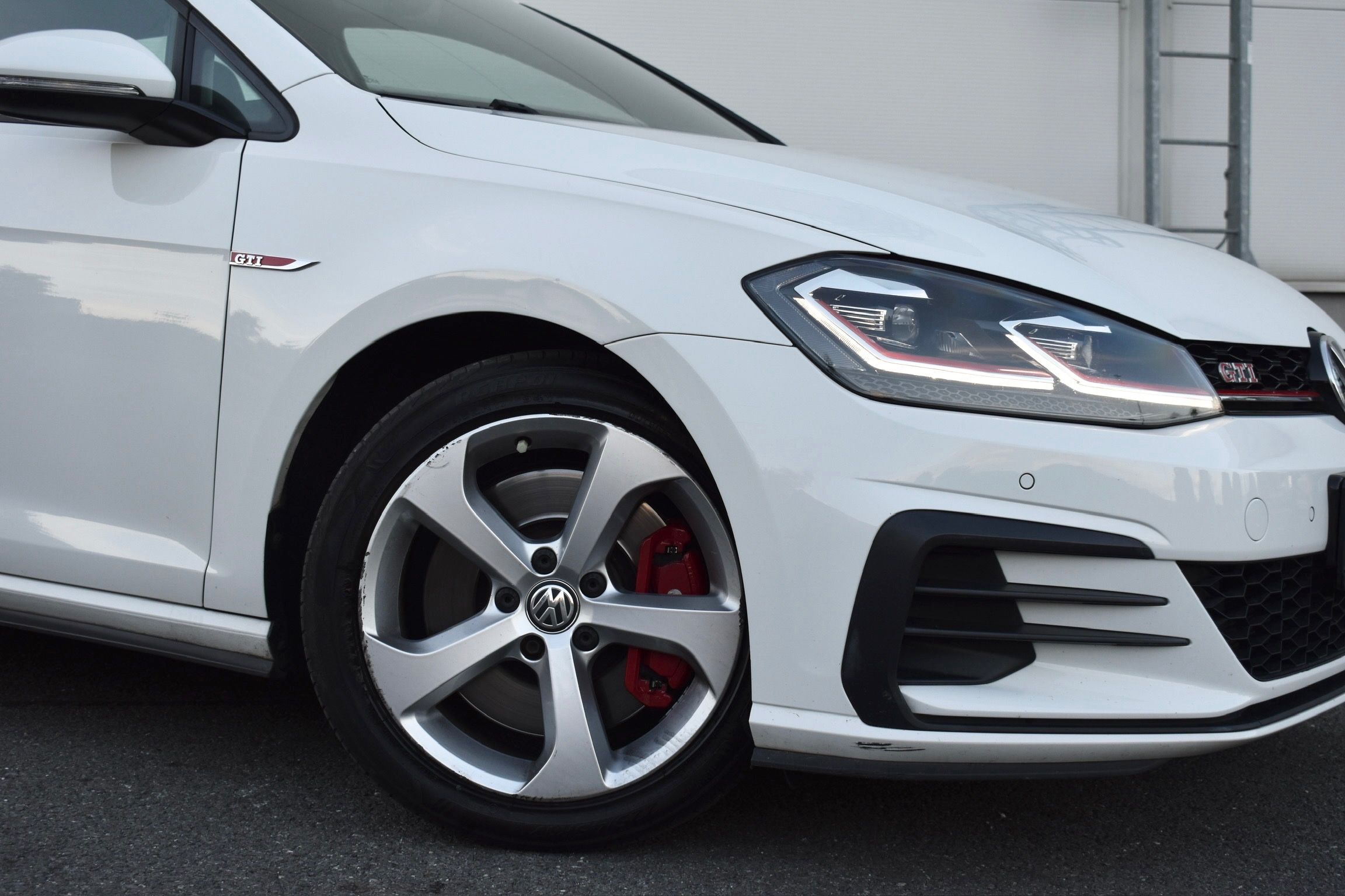 Volkswagen Golf, 7.5 GTI 2.0TSi/180KW/ACC/DPH - fotka 4
