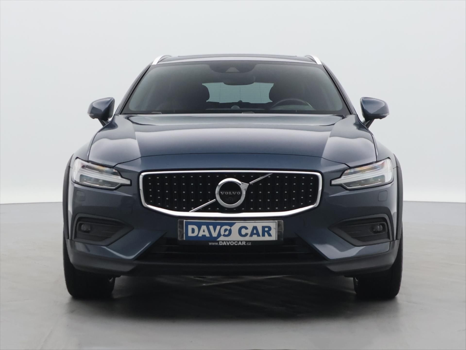 Volvo V60, Cross Country 2,0 145kW D4 4x4 - fotka 2