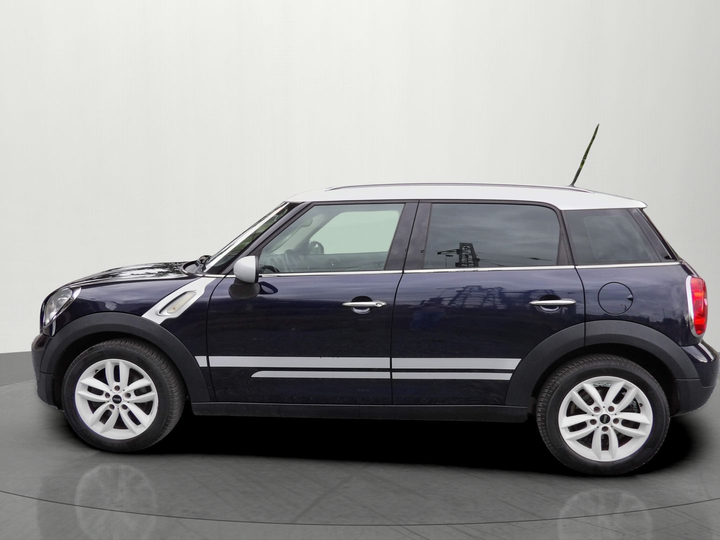 Mini Countryman, 1.6i 90kW 100tis km Serviska - fotka 2