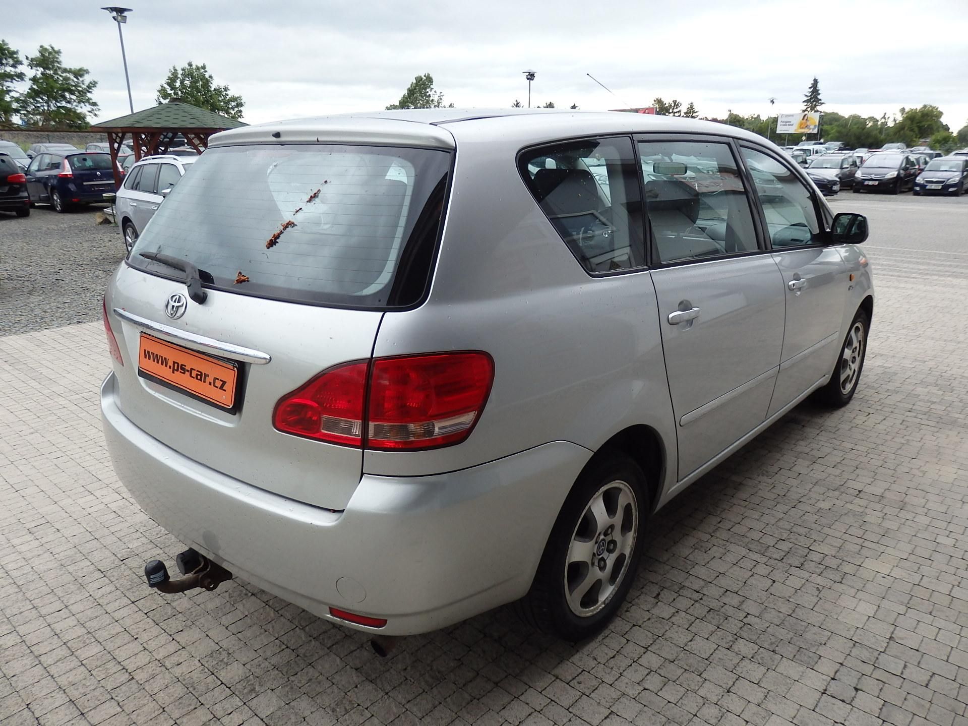 Toyota Avensis Verso, 2.0 D-4D 85 kW ZÁVĚS - fotka 4