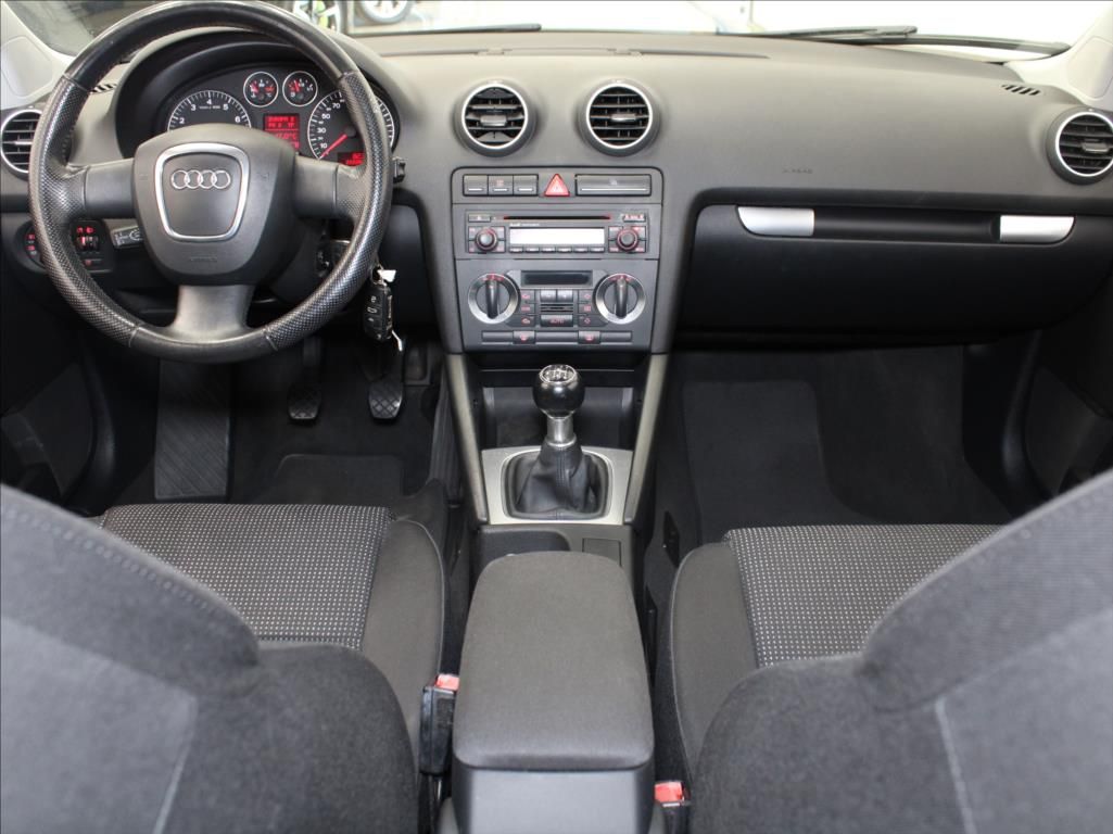 Audi A3, 2,0 FSi 110kW Panorama Rozvody - fotka 6
