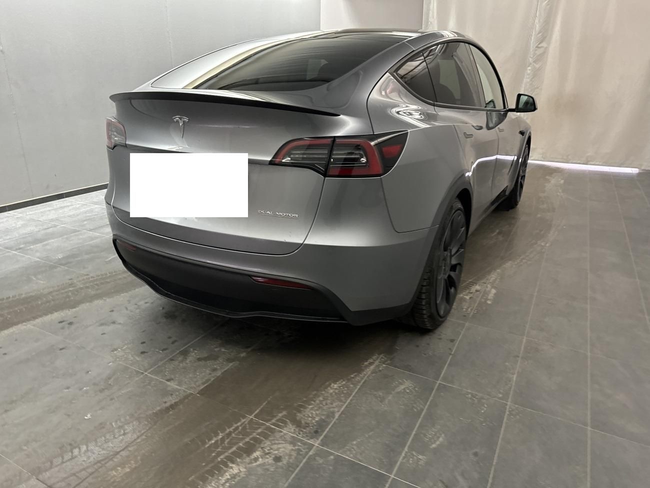 Tesla Model Y, PERFORMANCE 393kw SOH 92,9% - fotka 4