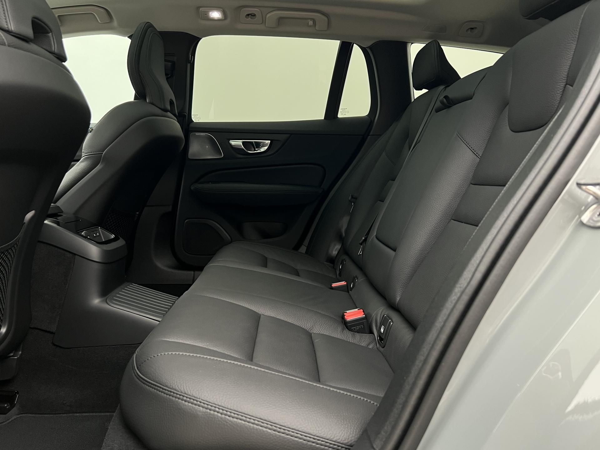 Volvo V60, T8 Plus Bright AUT - fotka 6