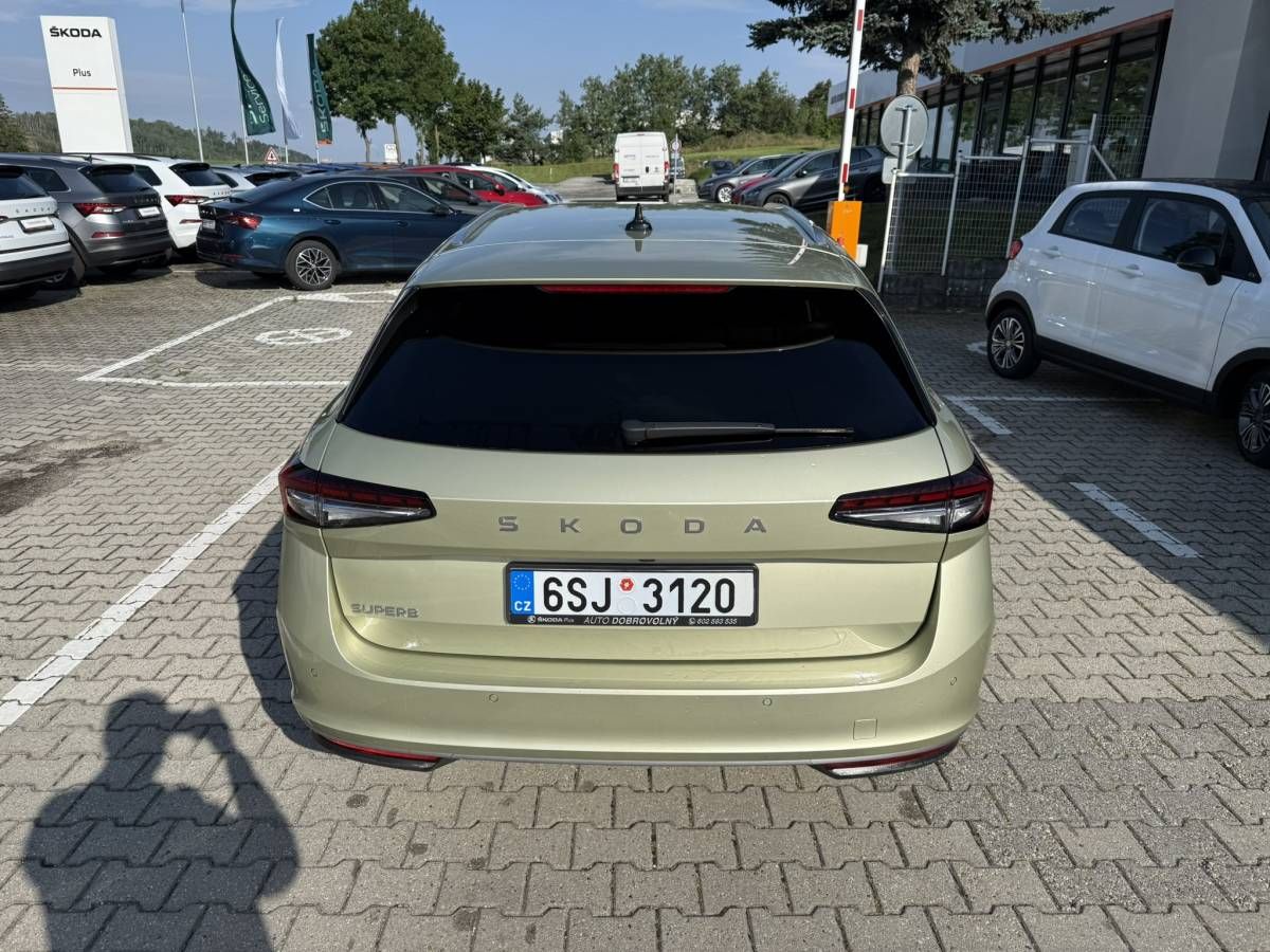 Škoda Superb, Combi L&K 2,0 TDI 110kW DSG7/. - fotka 4