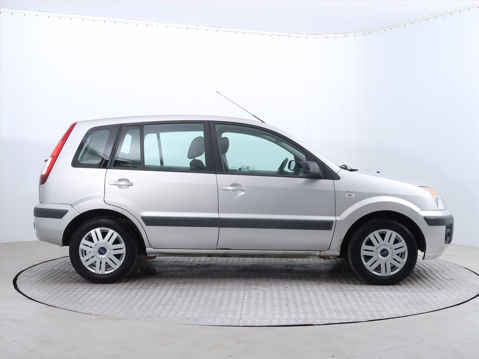 Ford Fusion, 1.4, ČR,1.maj, po STK, Tažné - fotka 6