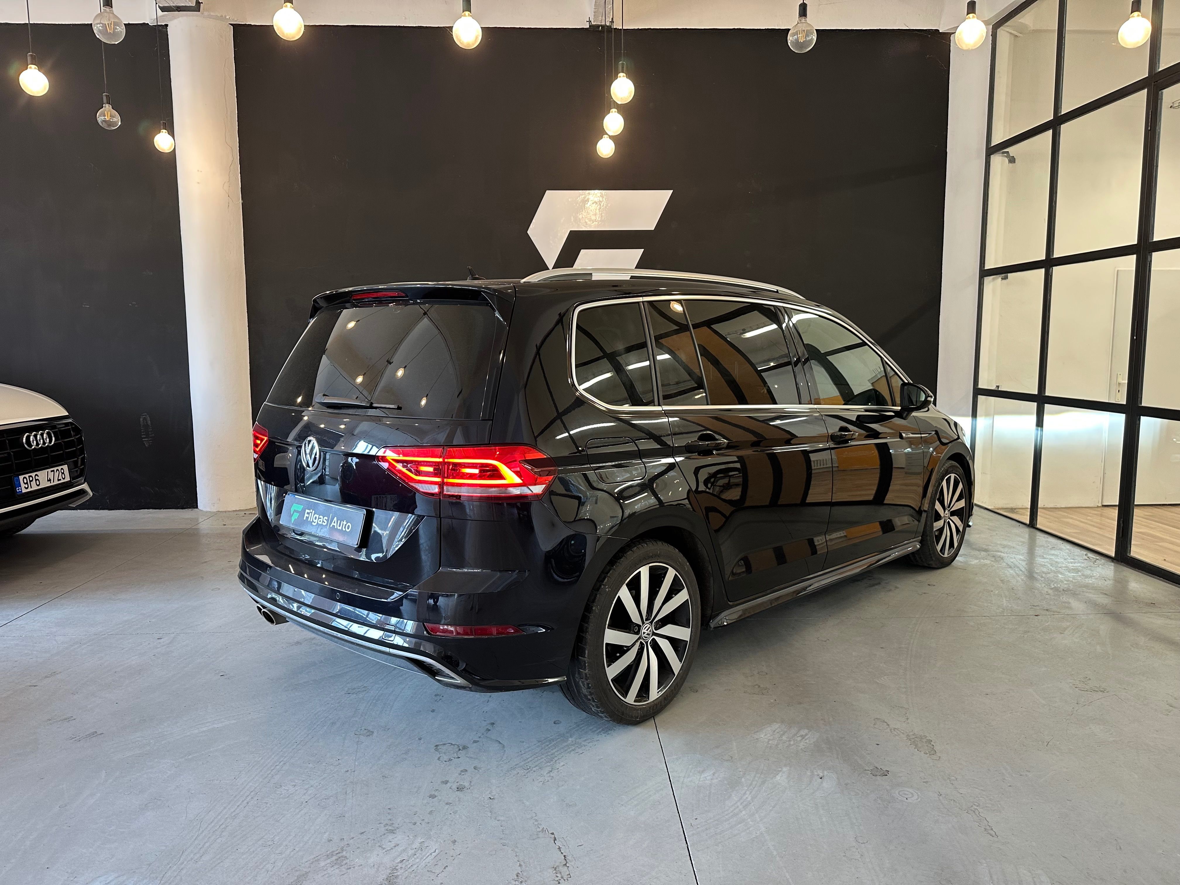 Volkswagen Touran, R-LINE 2.0TDI 110KW DSG WEBAST - fotka 2