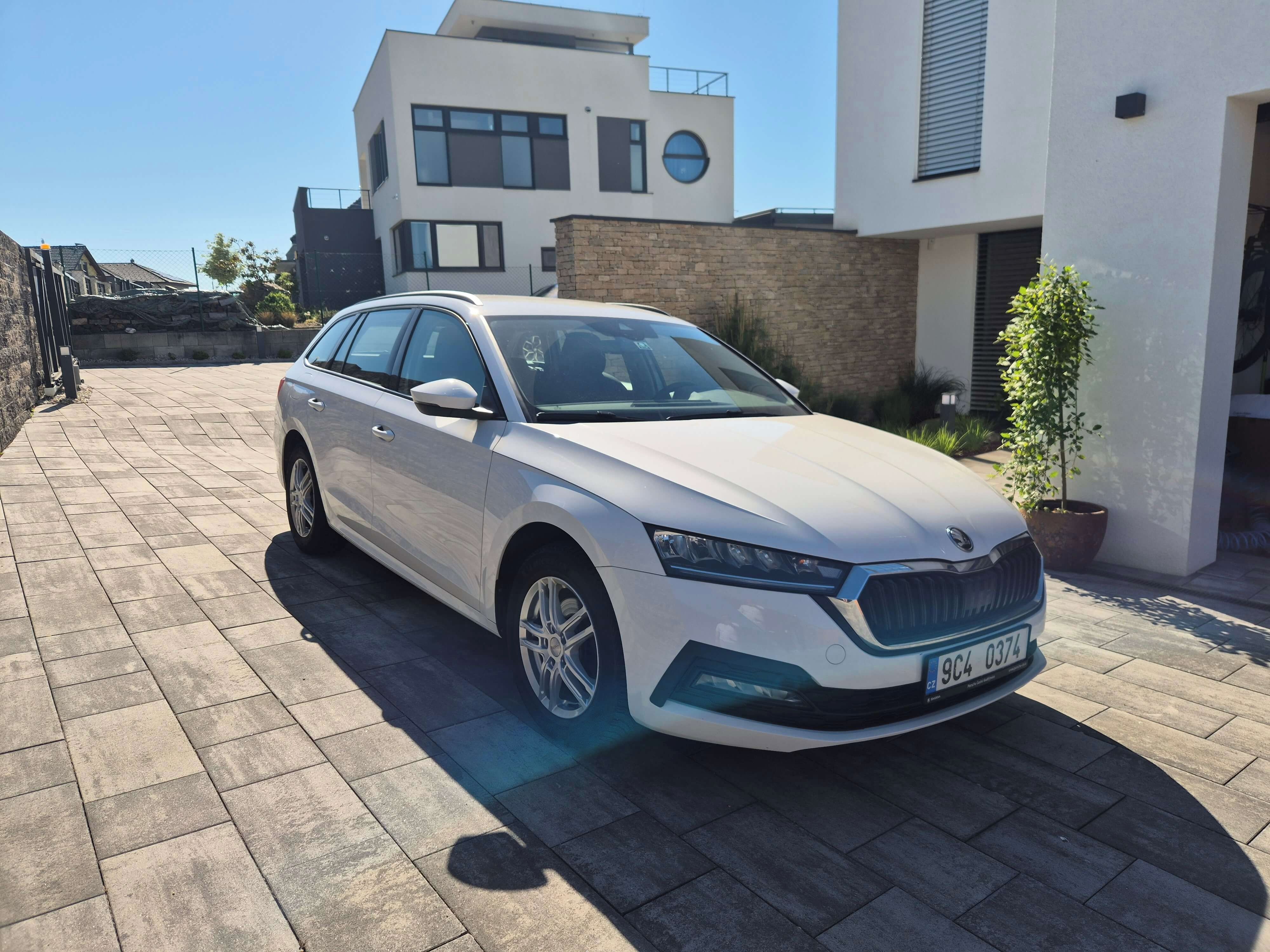 Škoda Octavia, 2.0tdi, 85kw,ČR - fotka 3