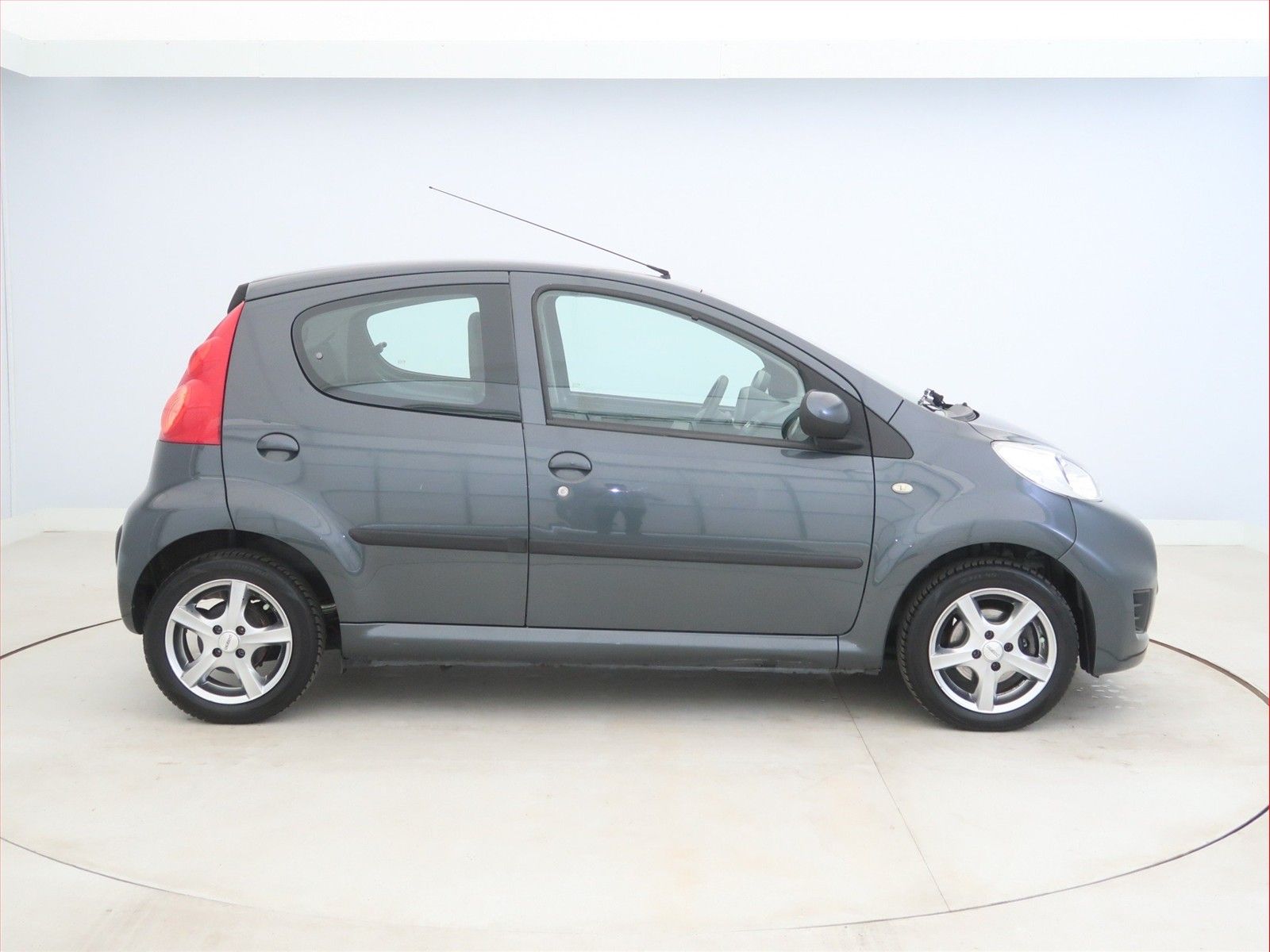 Peugeot 107, 1.0, Klima, El. okna - fotka 6