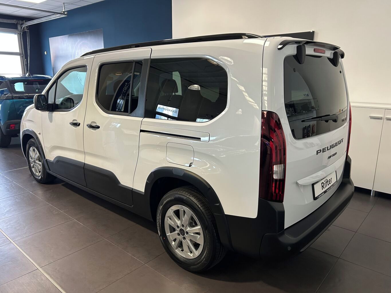 Peugeot Rifter, LONG ALLURE BlueHDi 130 S&S MA - fotka 3