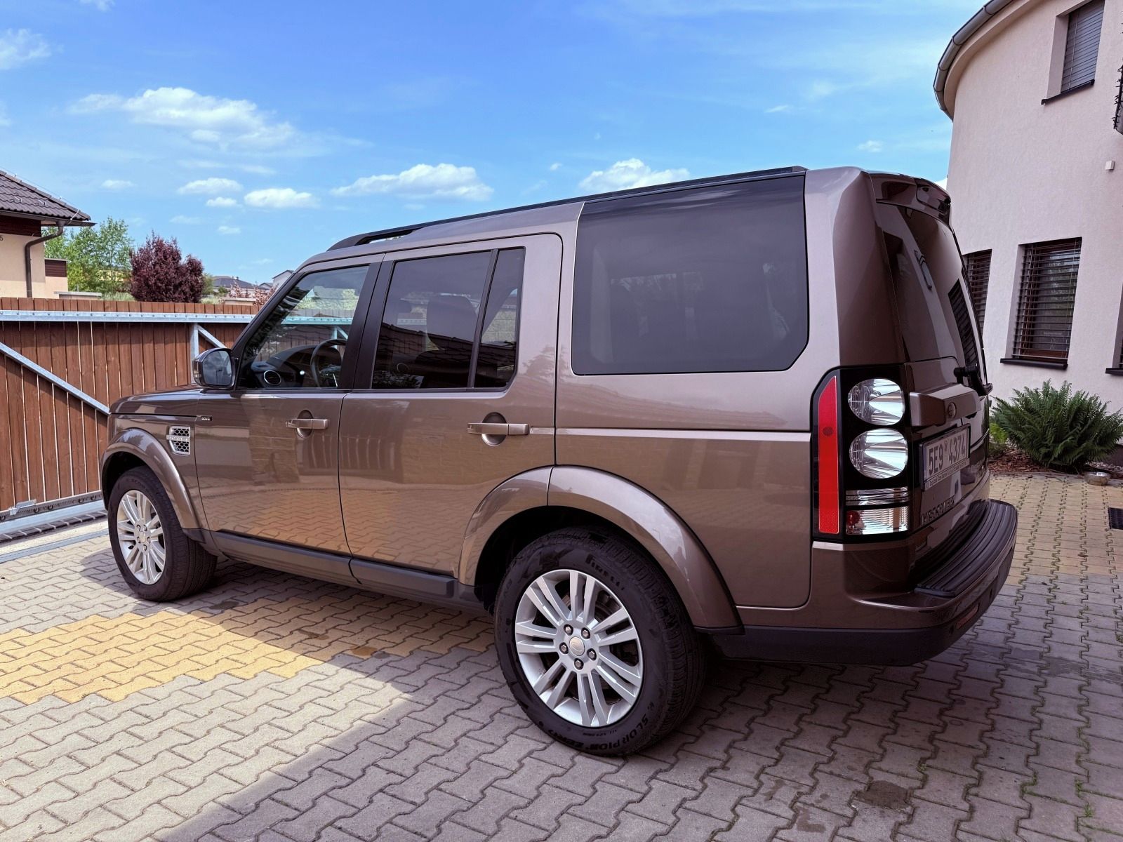 Land Rover Discovery, HSE l perfektní motor - fotka 4