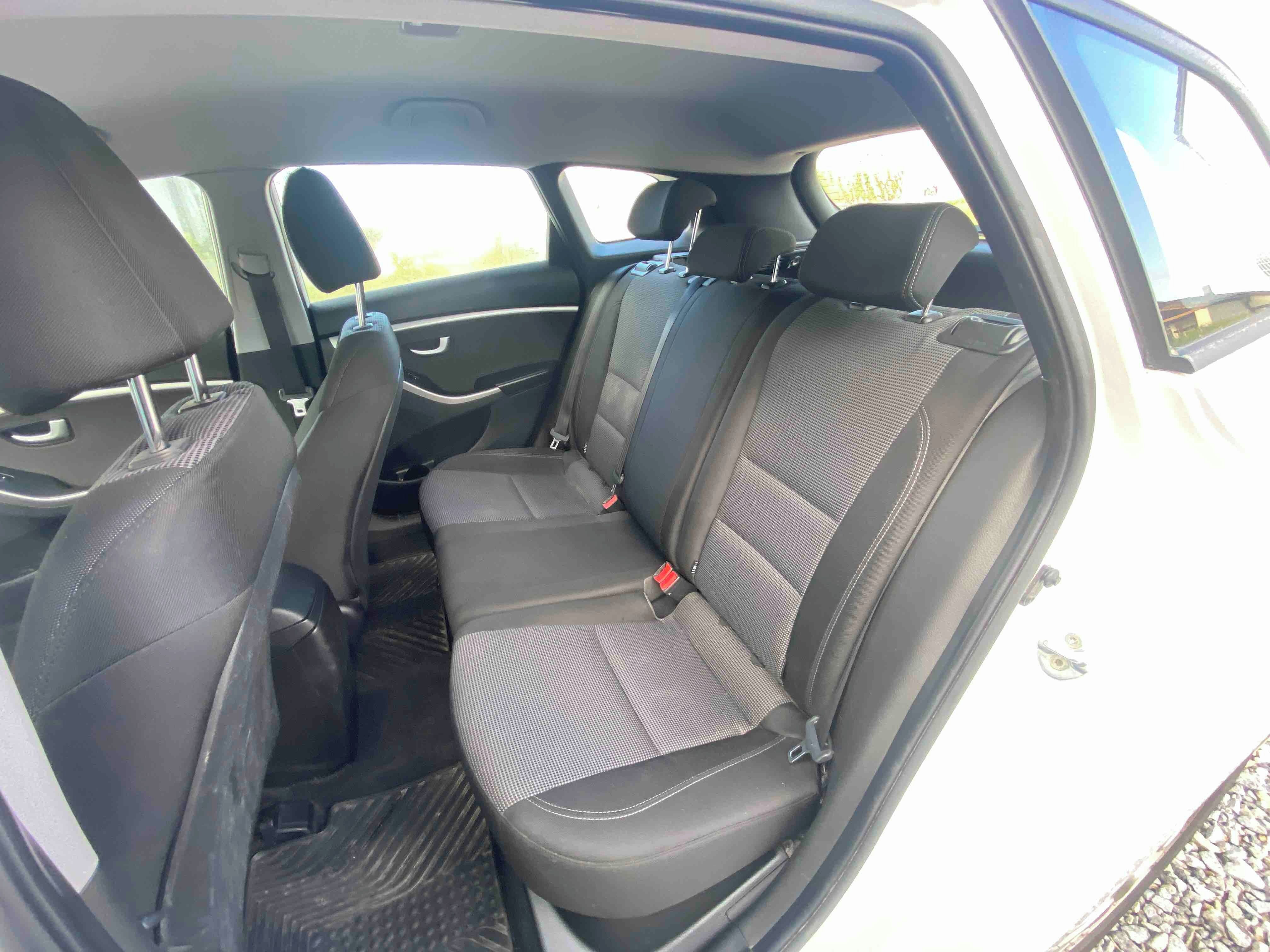 Hyundai i30, Hyundai i30 kombi 2015 1.6 88k - fotka 4