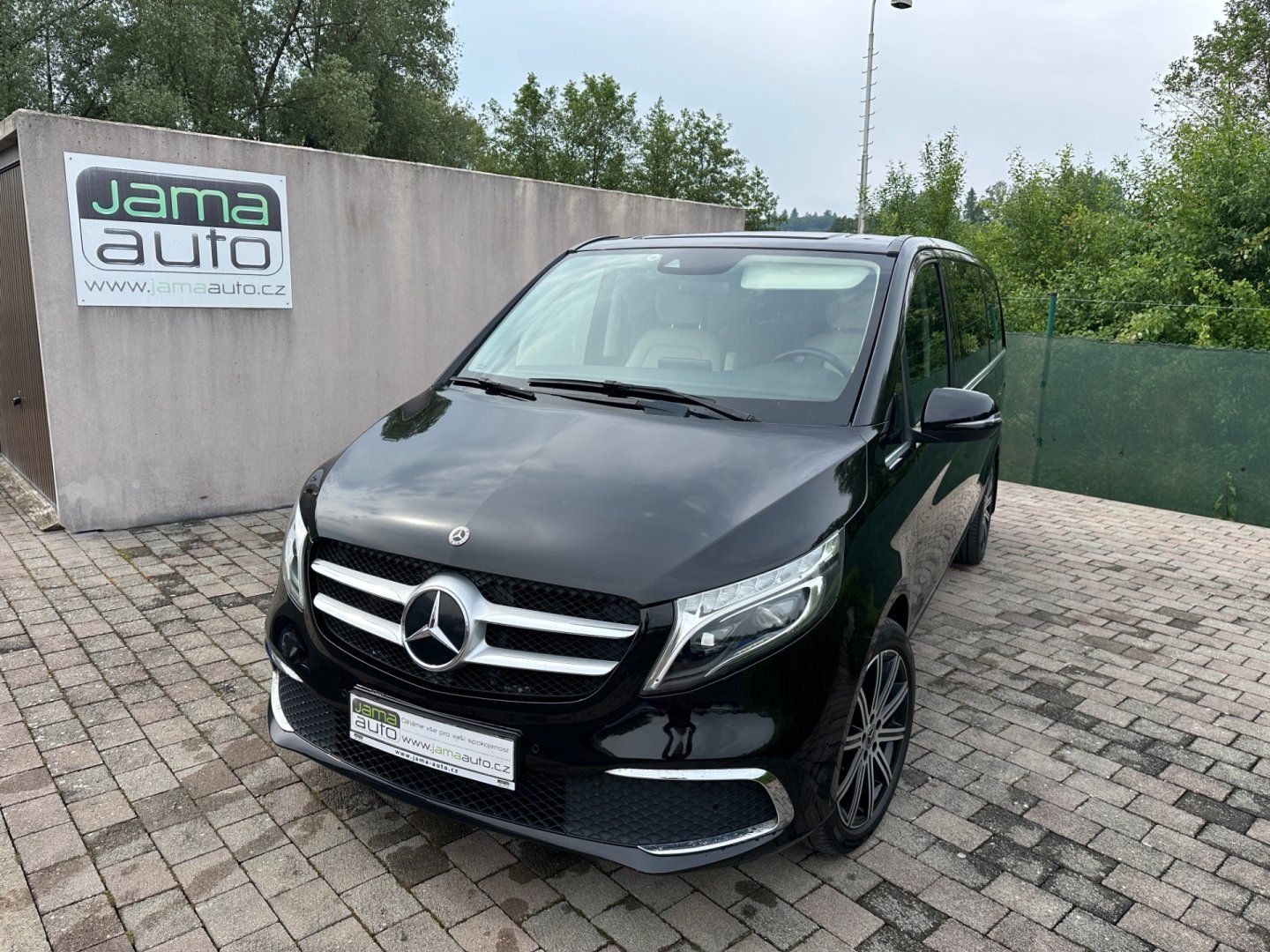 Mercedes-Benz Třídy V, V300d 176kW 4x4 AVANTGARDE AMG