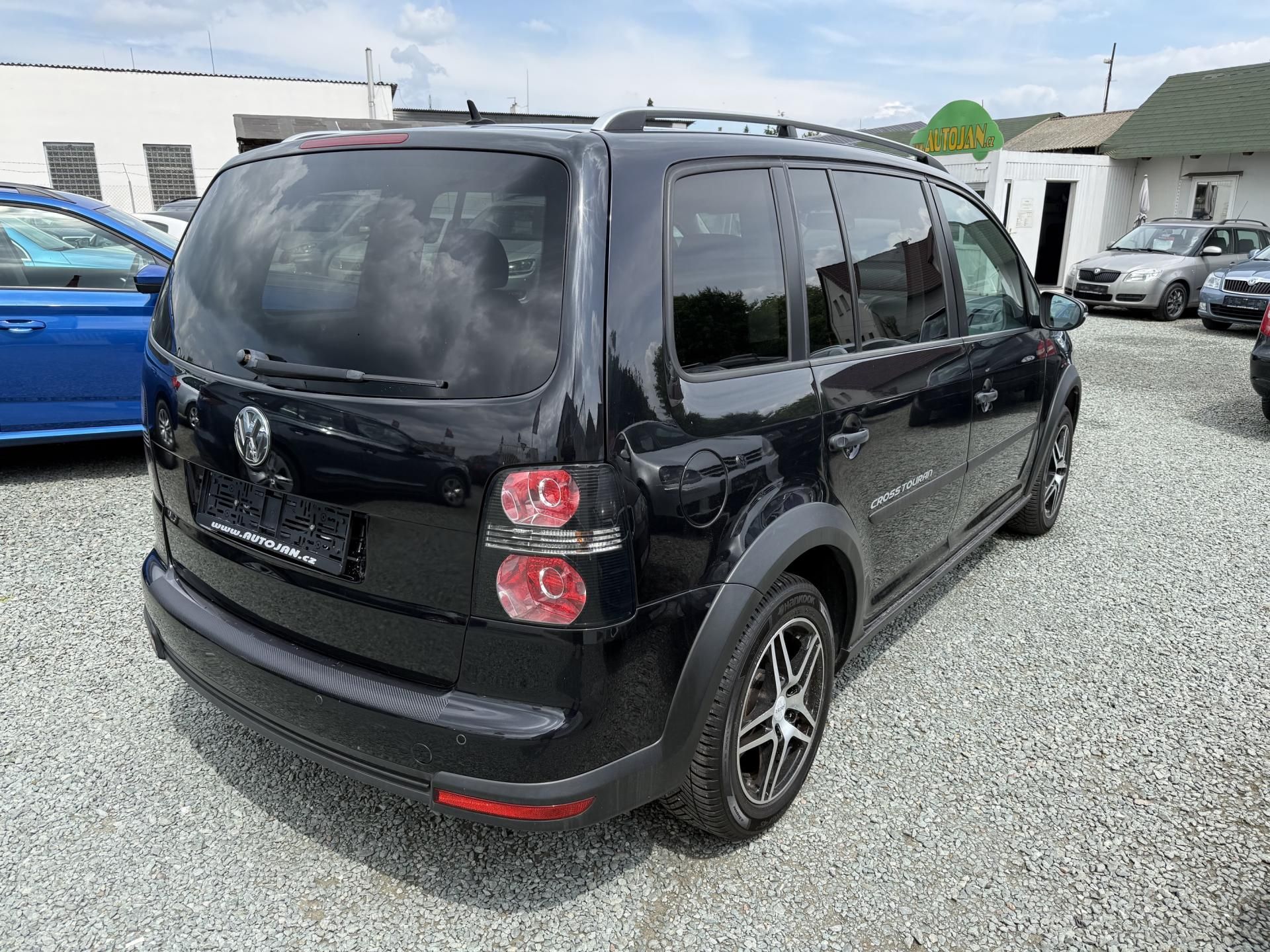Volkswagen Touran, 1.4 TSI DSG CROSS - fotka 6