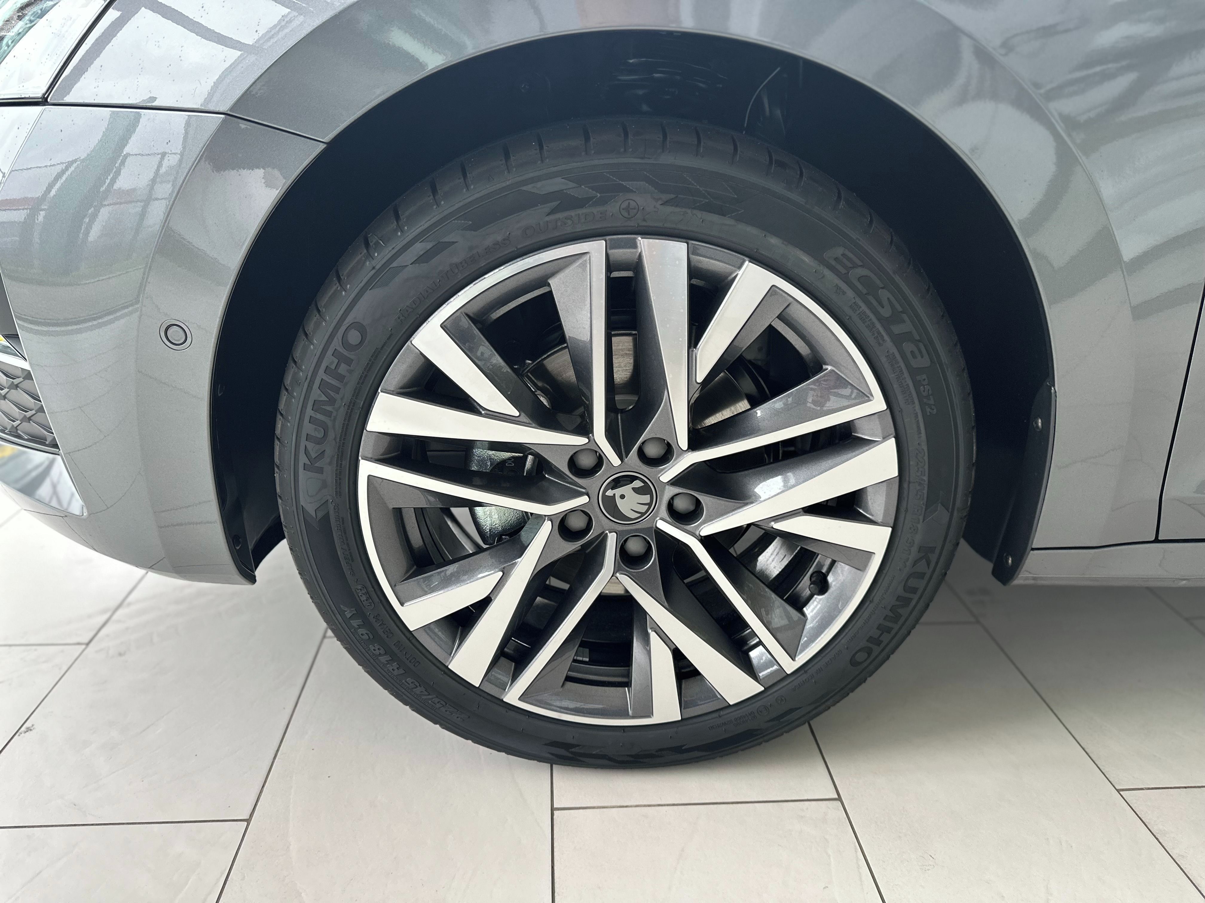 Škoda Octavia, Excl. Sel.1,5 TSI m-HEV 110 kW - fotka 4