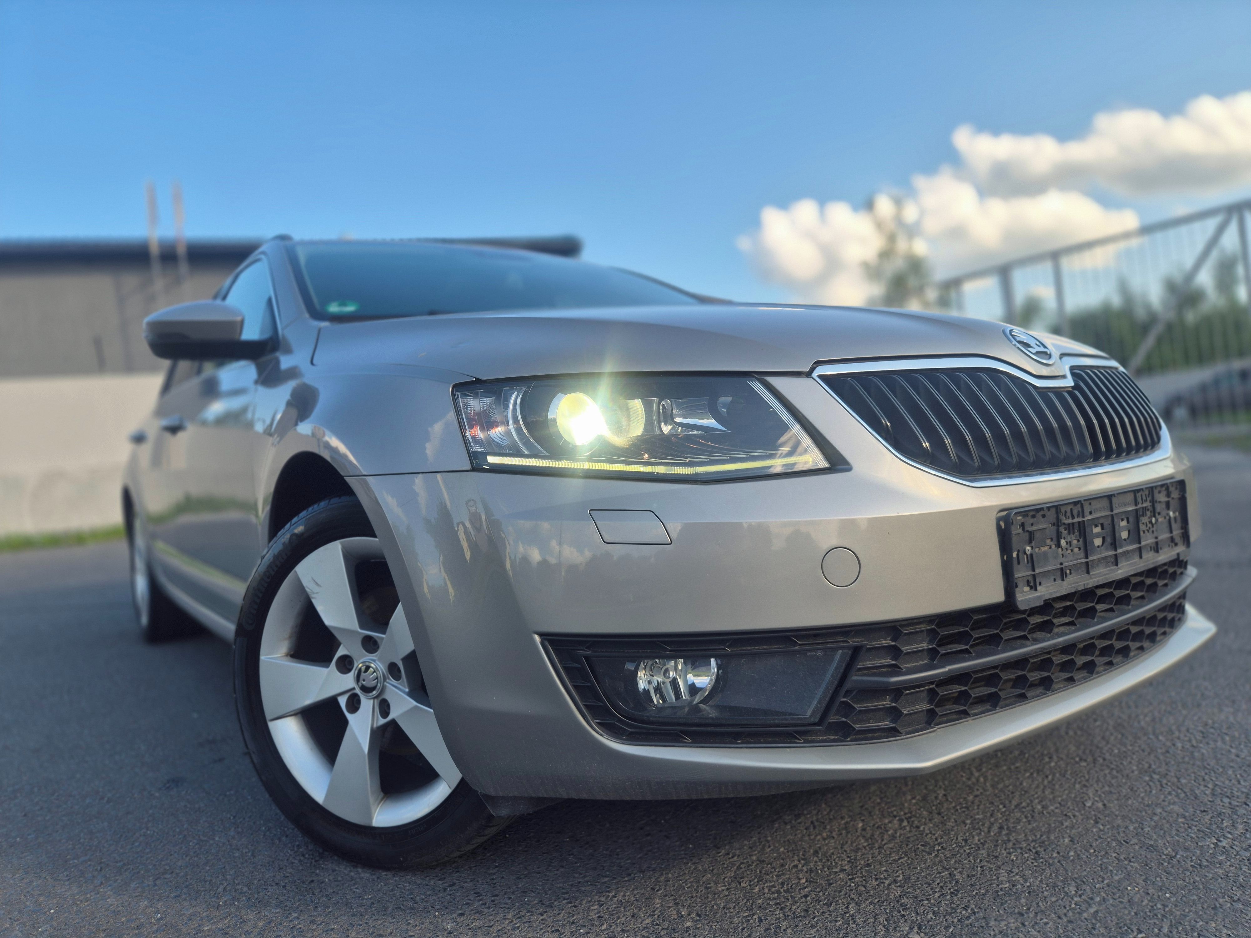 Škoda Octavia, 1 maj.plný servis 4X4 110 KW - fotka 3