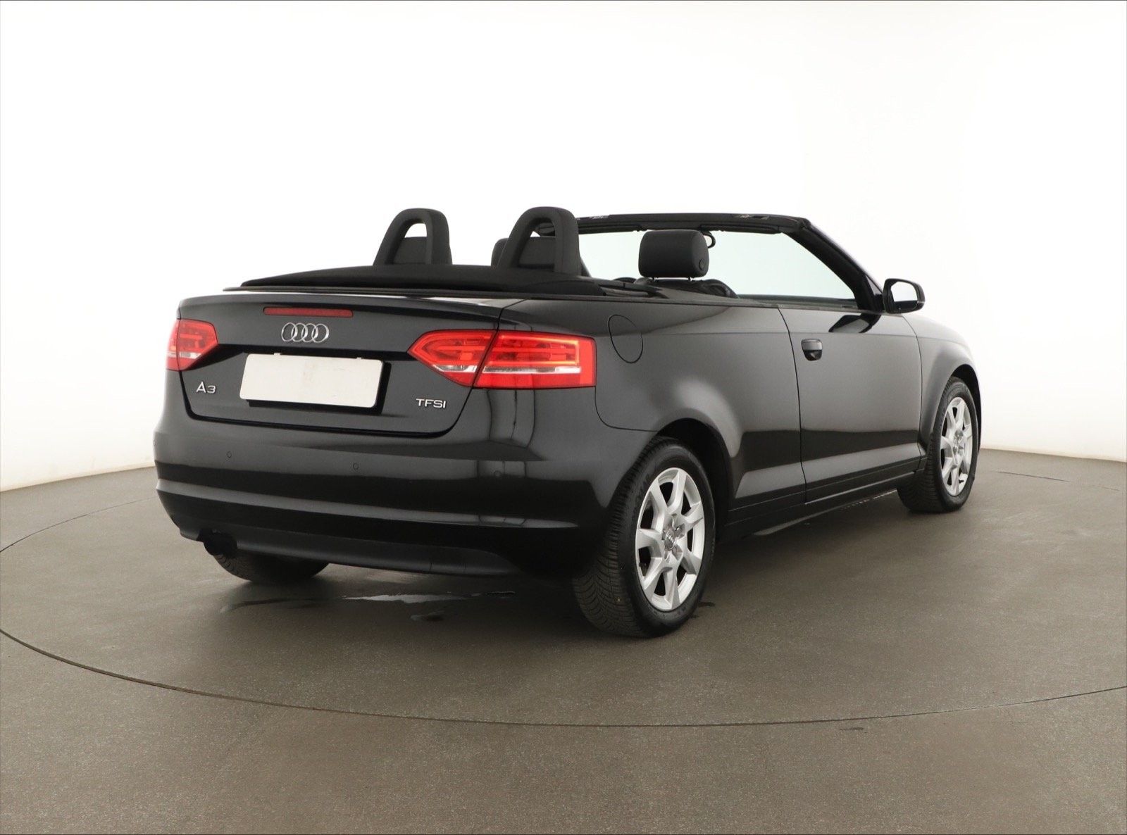 Audi A3, 1.8 TFSI, Kožené sedačky - fotka 5