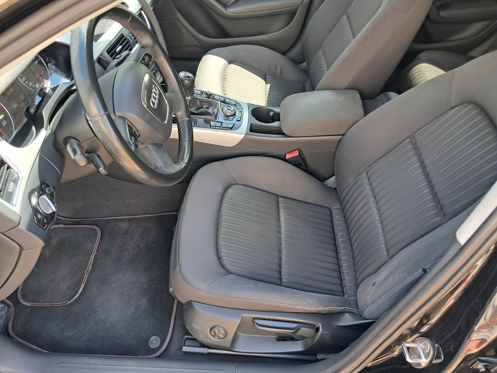 Audi A4, Audi A4 Avant 2.0 TDI, r. 2010 - fotka 6