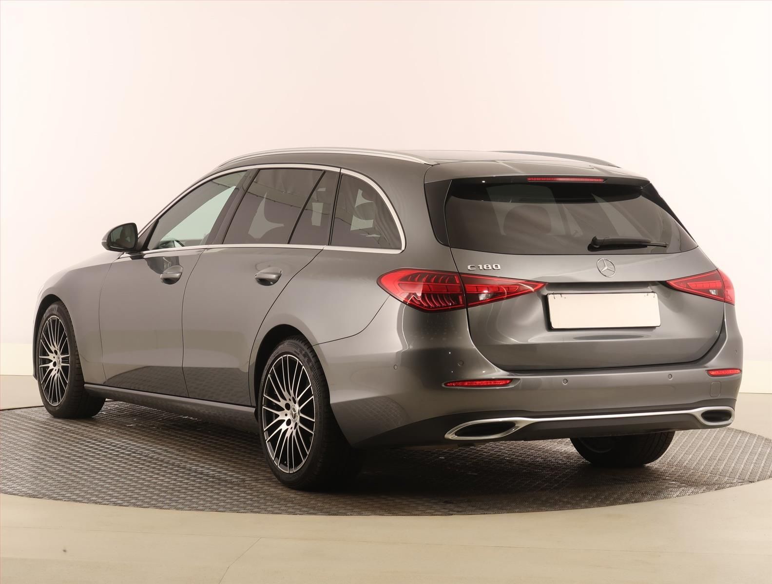 Mercedes-Benz Třídy C, 180, virtualní kokpit - fotka 4