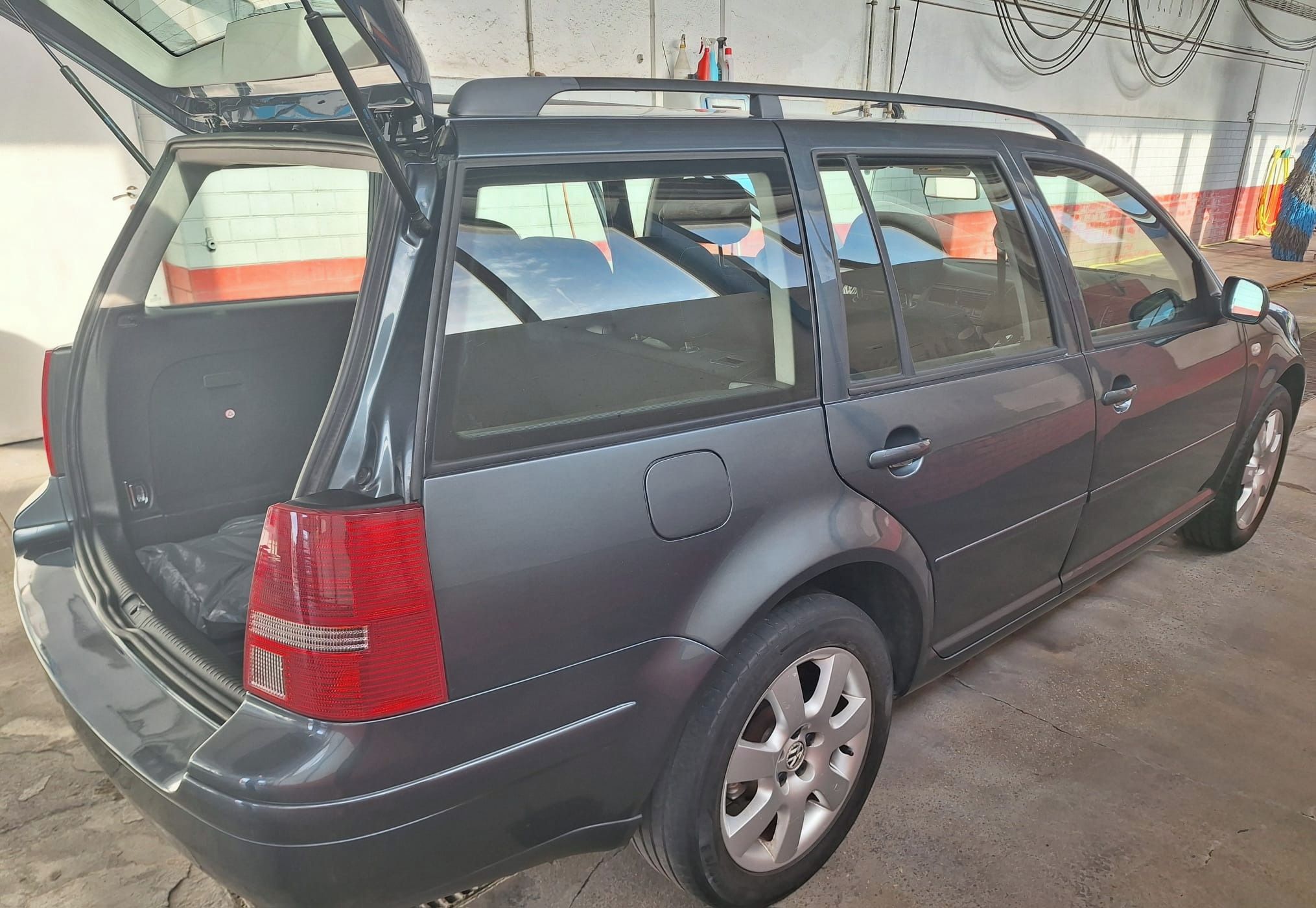 Volkswagen Golf, 1,9 SDI 50 kw - fotka 3