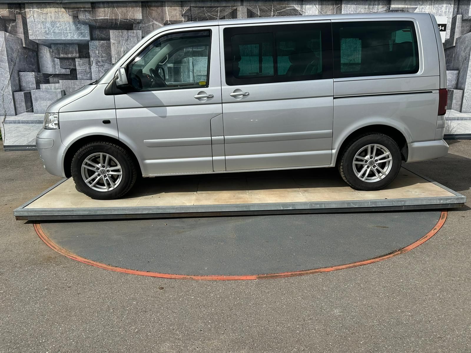 Volkswagen Multivan, 2.5TDi, 128KW, HIGHLINE - fotka 4