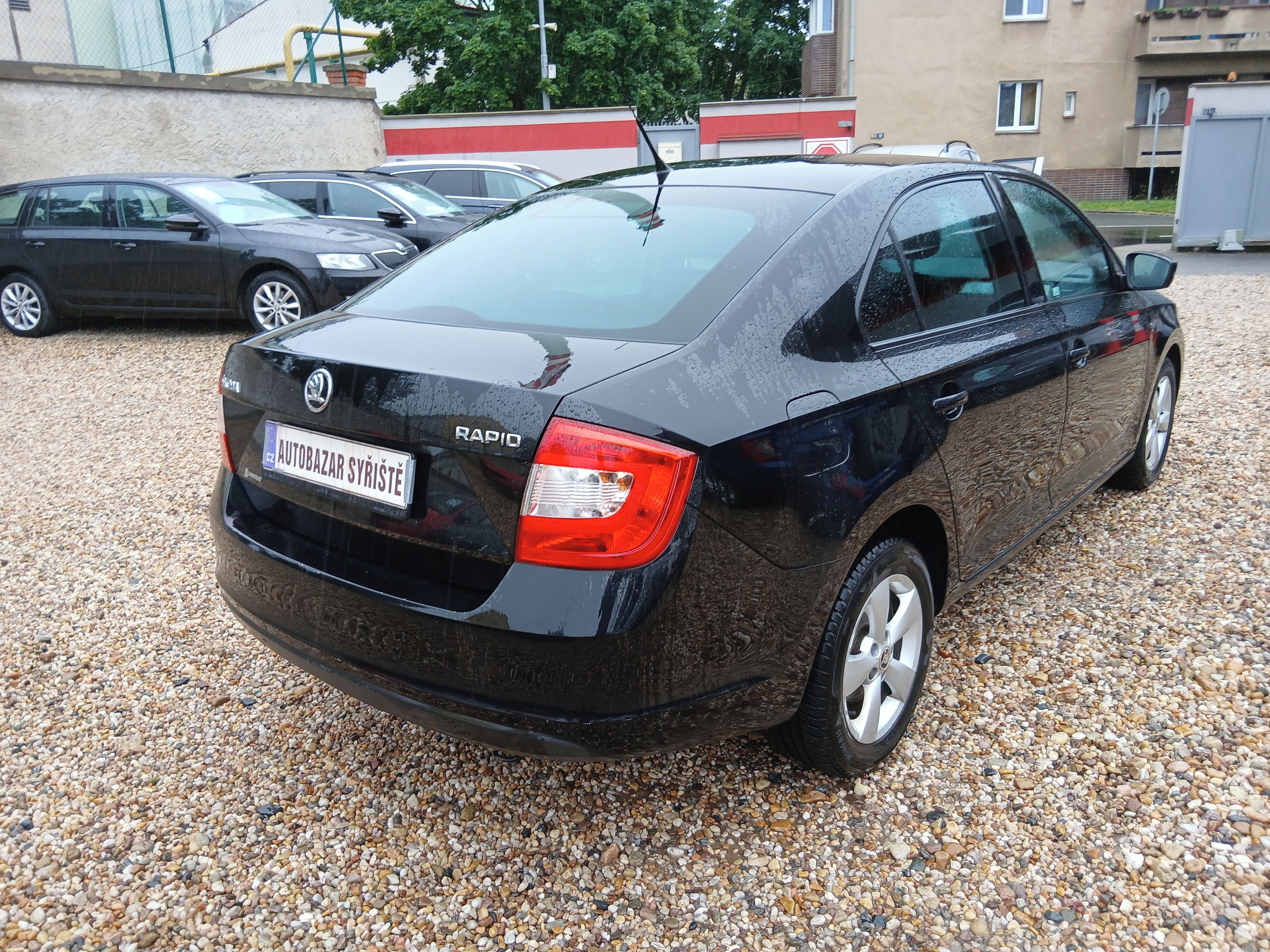 Škoda Rapid, 1.6TDi 66KW Ambi S.Kniha ČR,DP - fotka 5
