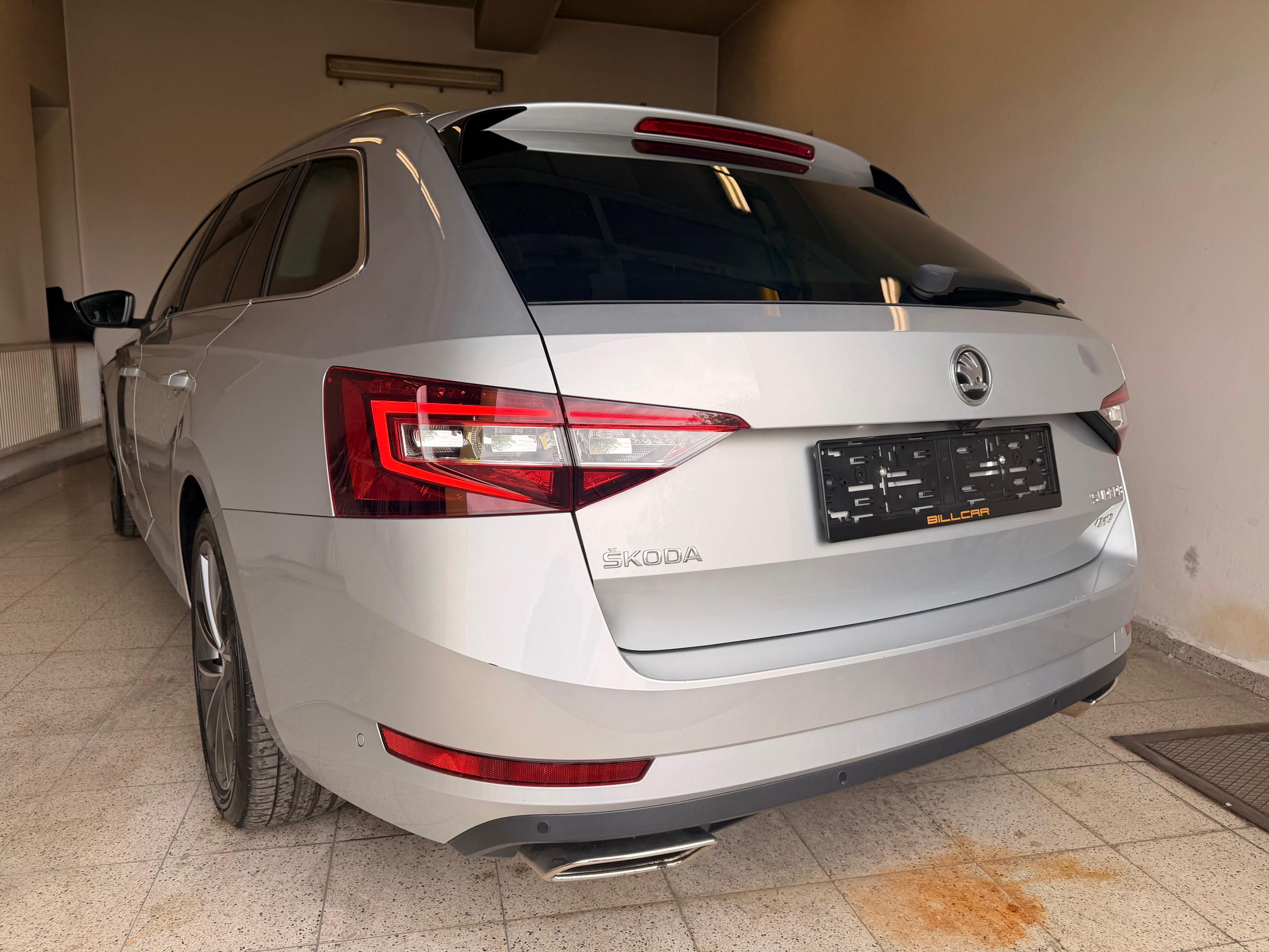 Škoda Superb, 206kW L&K/WEBASTO/NELAKOVÁNO - fotka 4
