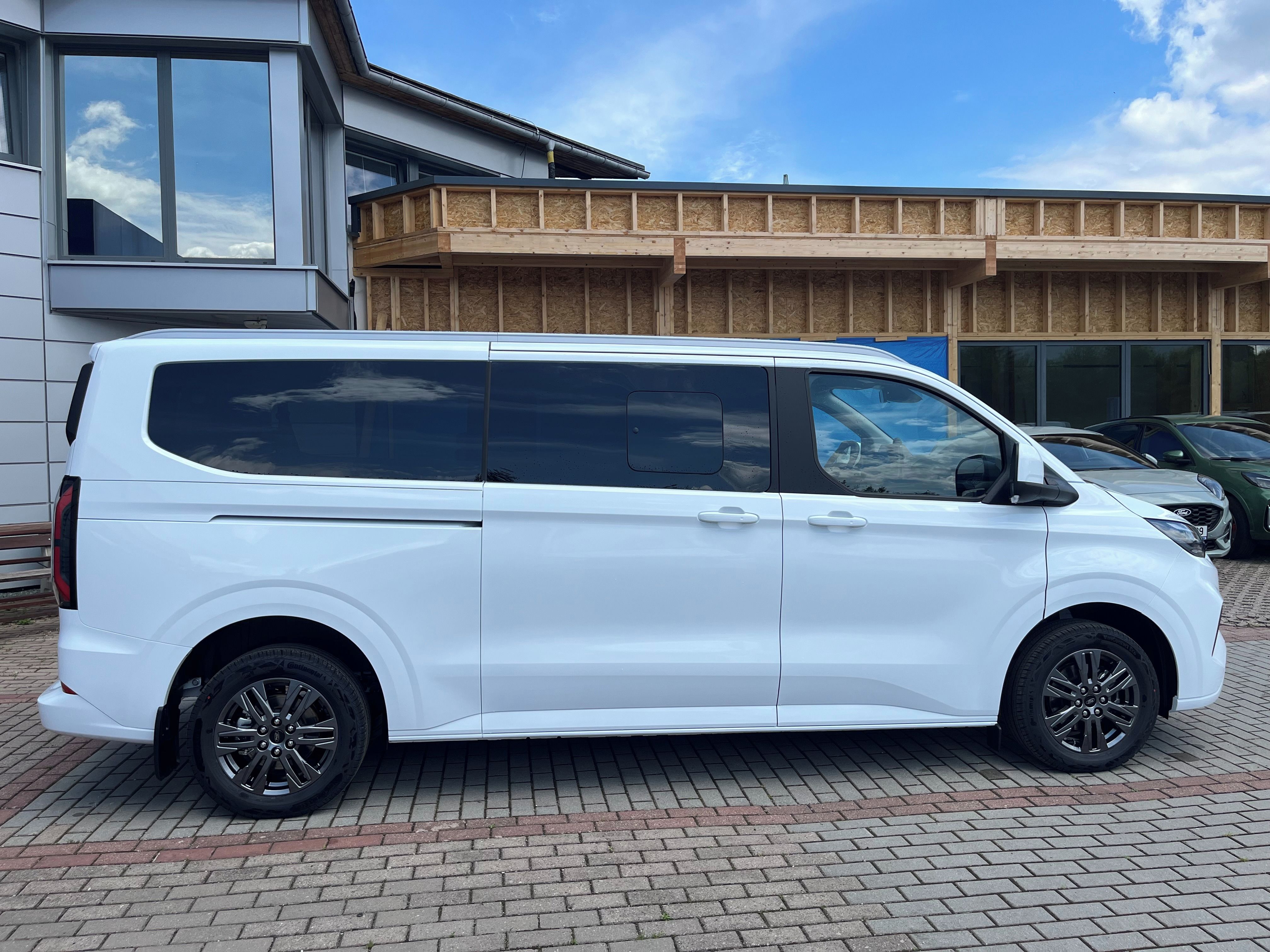 Ford Tourneo Custom, 2.0EcoBlue 125kW TitaniumL2AWD - fotka 6