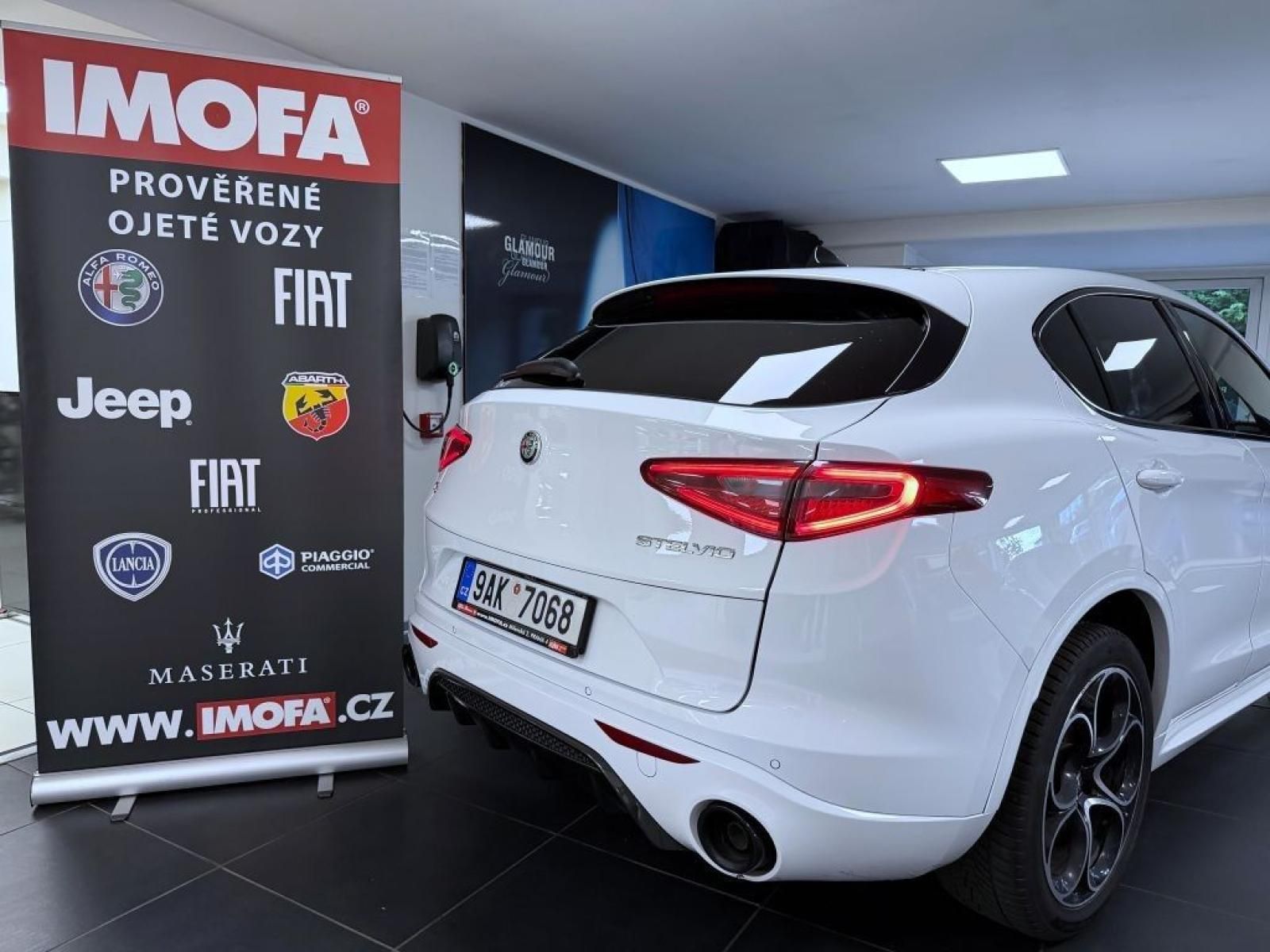 Alfa Romeo Stelvio, 2.2 JTDm 210k AT8 ZF Q4 4x4 - fotka 5