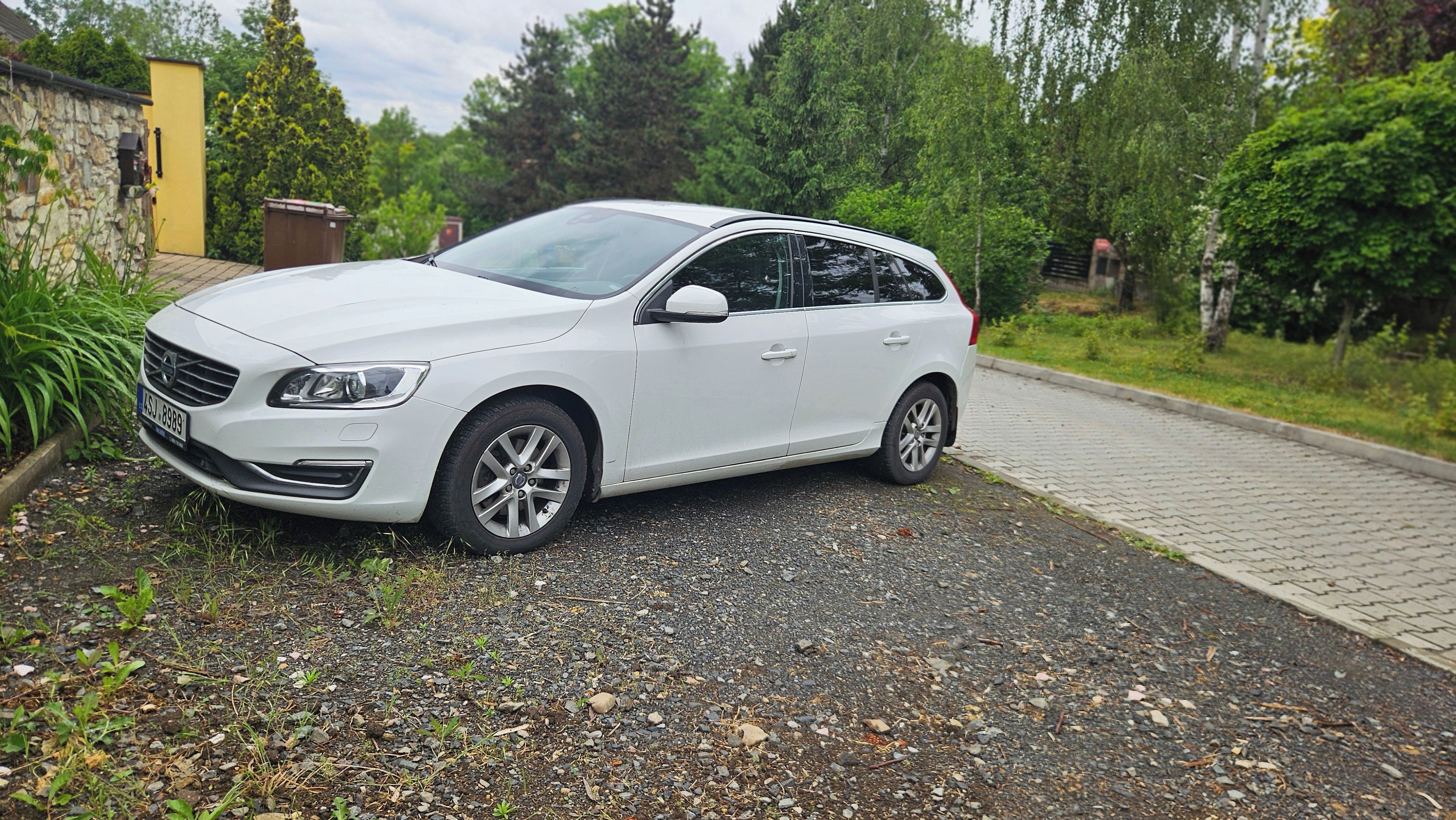 Volvo V60, 2D, tažné, automat - fotka 2