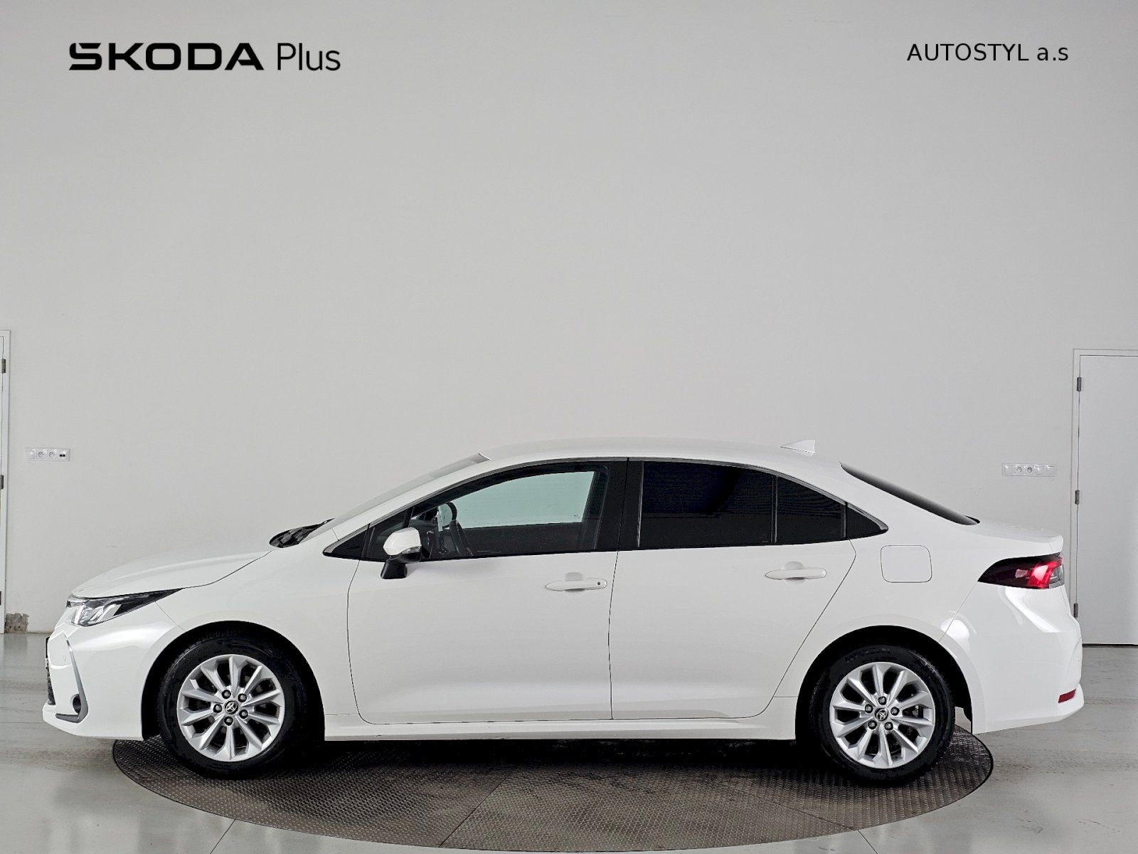 Toyota Corolla, 1.5i CVT COMFORT TECH - fotka 3