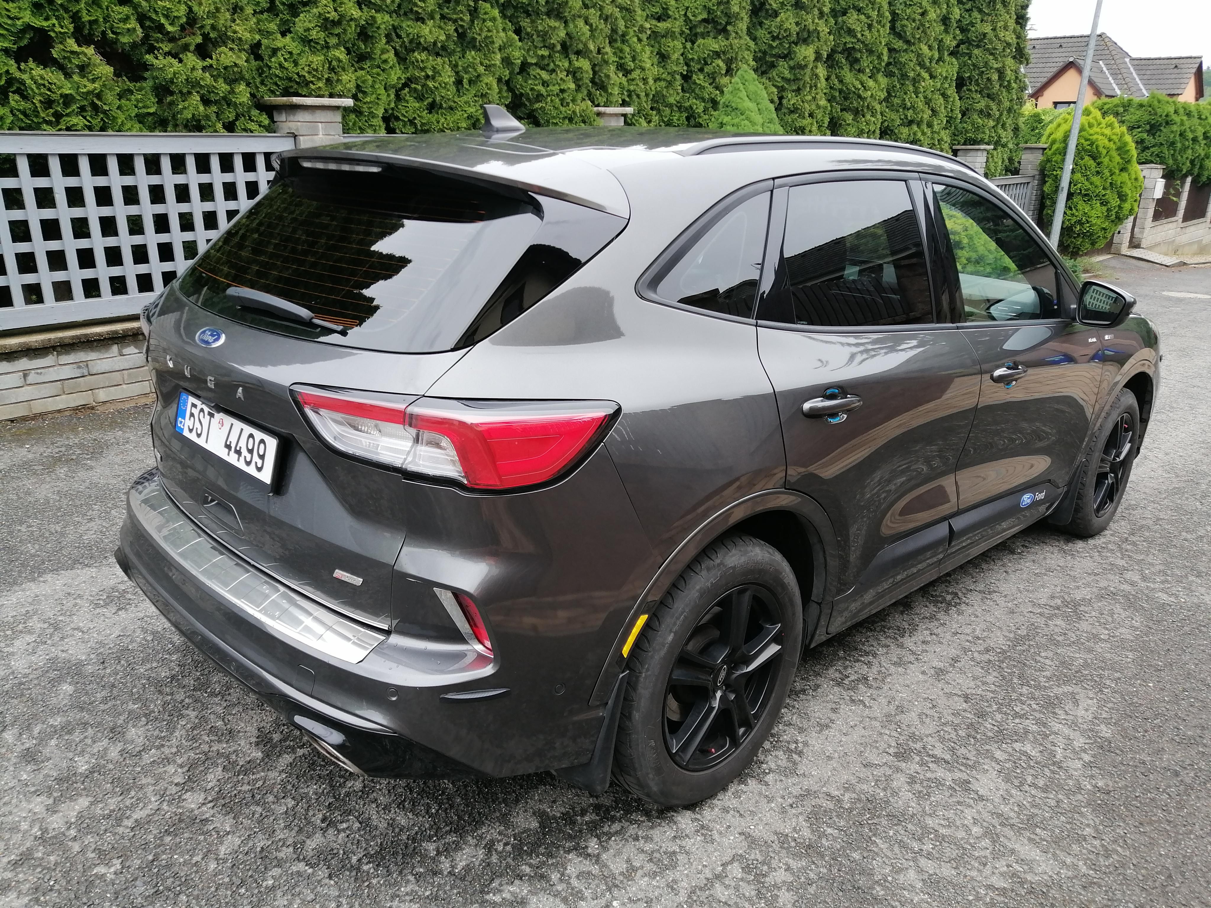 Ford Kuga, Ford Kuga ST Line 4x4 automat - fotka 4