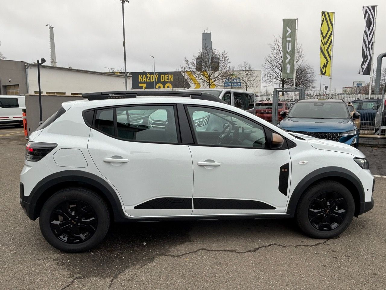 Dacia Sandero, Stepway Essential Eco-G 120 - fotka 4