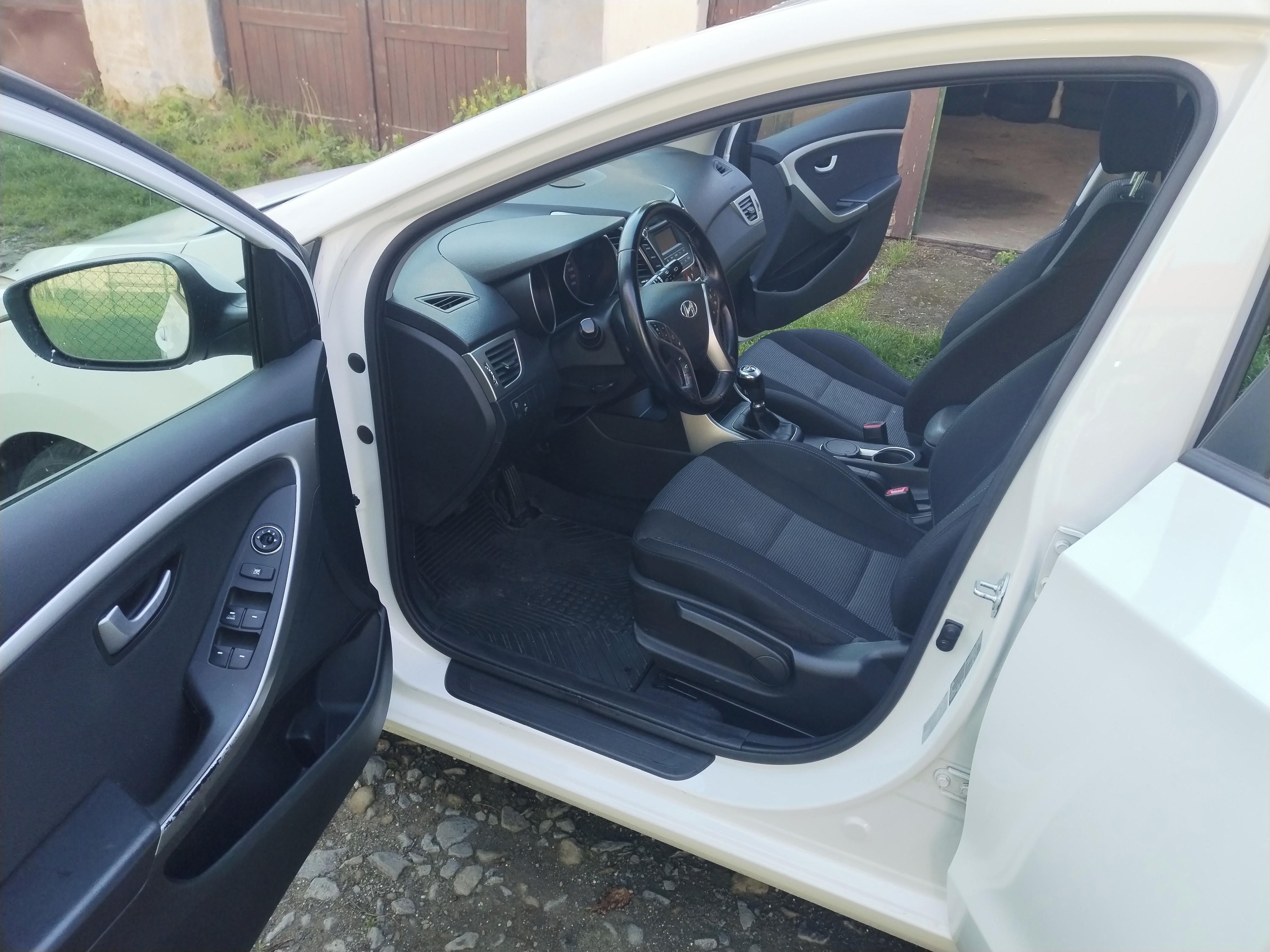 Hyundai i30, 1.6i MPI 88kw,Koup.ČR,1MAJITEL - fotka 5