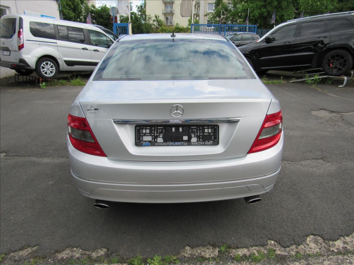 Mercedes-Benz Třídy C, 2,5 i C 230 V6 150kW Automat - fotka 5