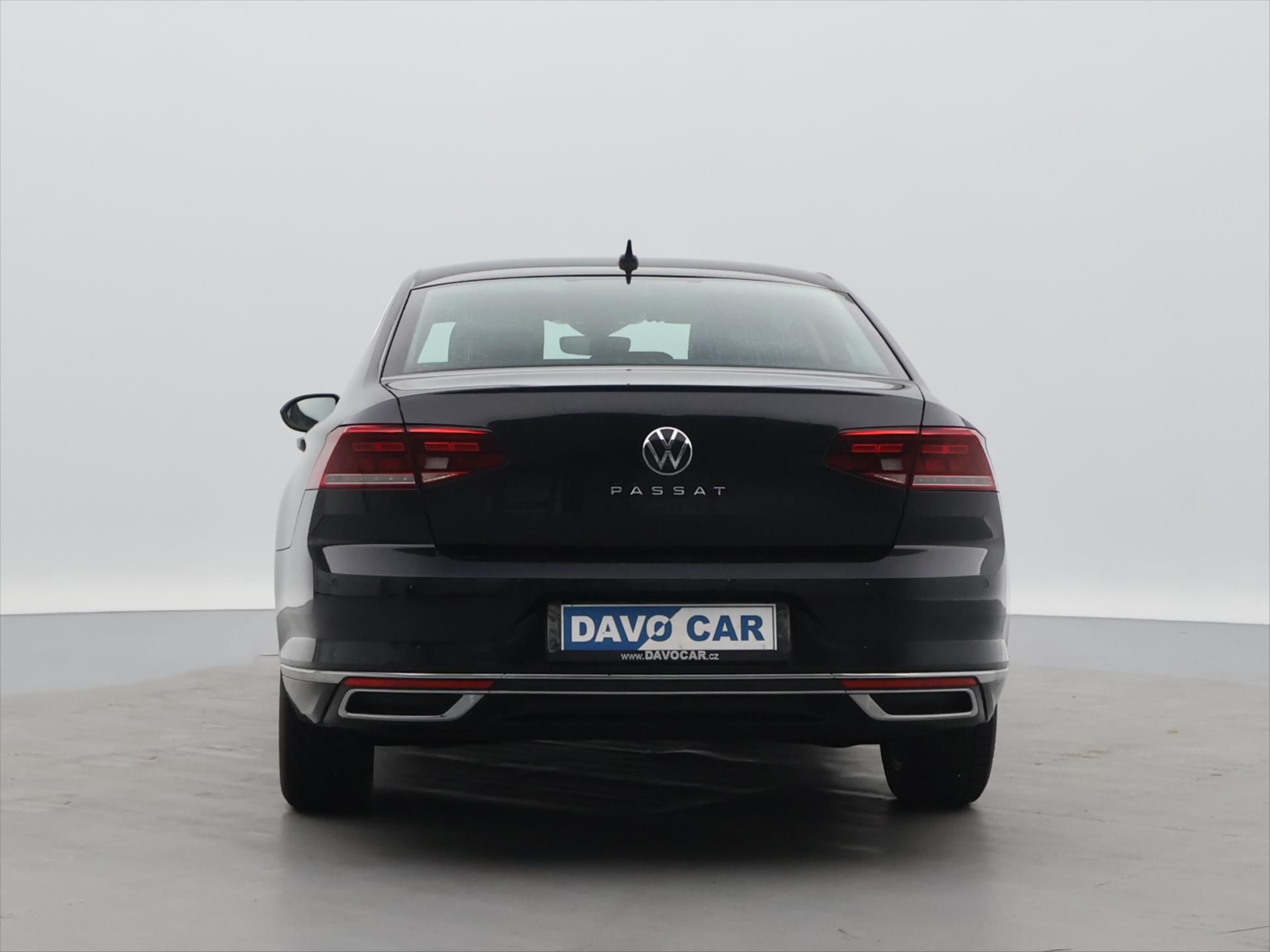 Volkswagen Passat, 2,0 TDI Elegance Aut.Klima CZ - fotka 6