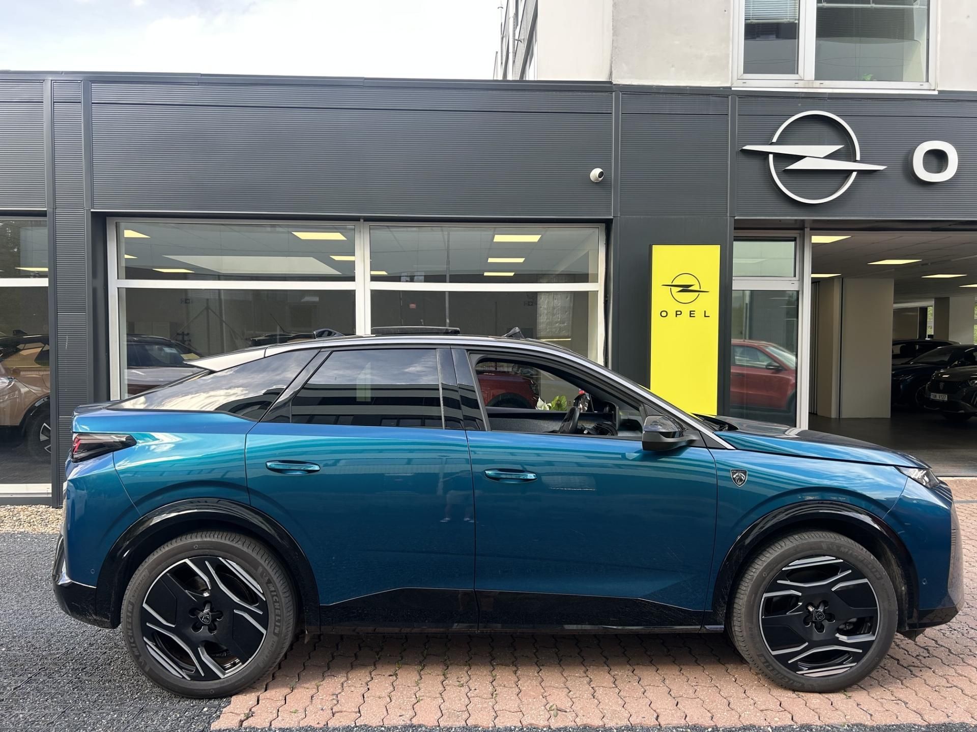 Peugeot 3008, GT Elektromotor 157 kW (73 kWh - fotka 4