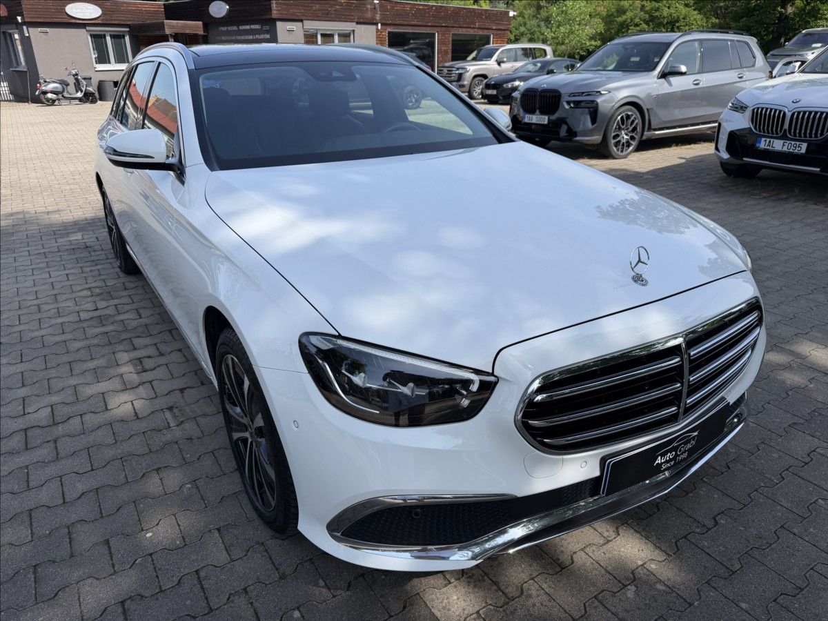 Mercedes-Benz Třídy E, 300de 4Matic - fotka 3