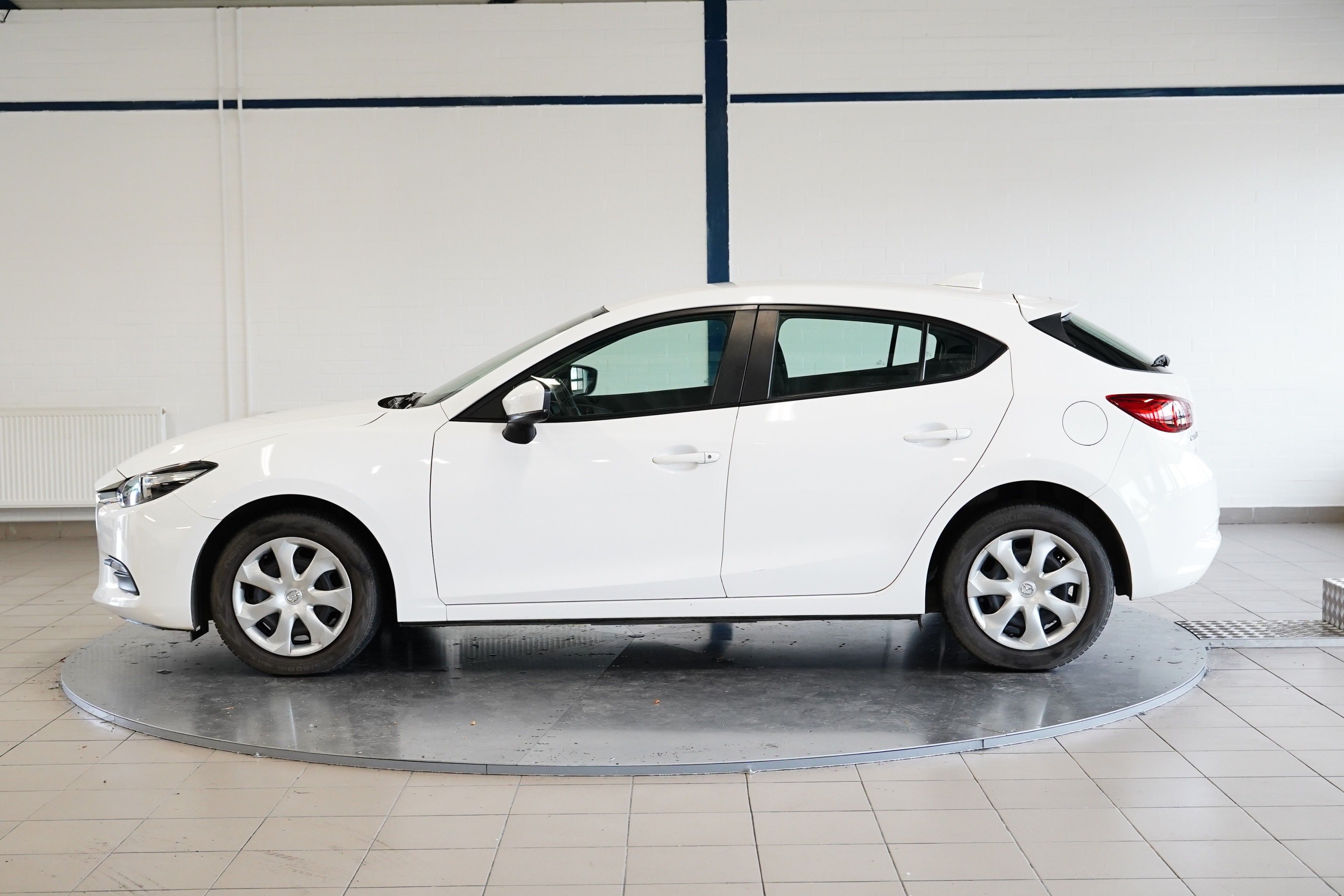 Mazda 3, 1.5 Skyactiv-G 74 kW - fotka 3