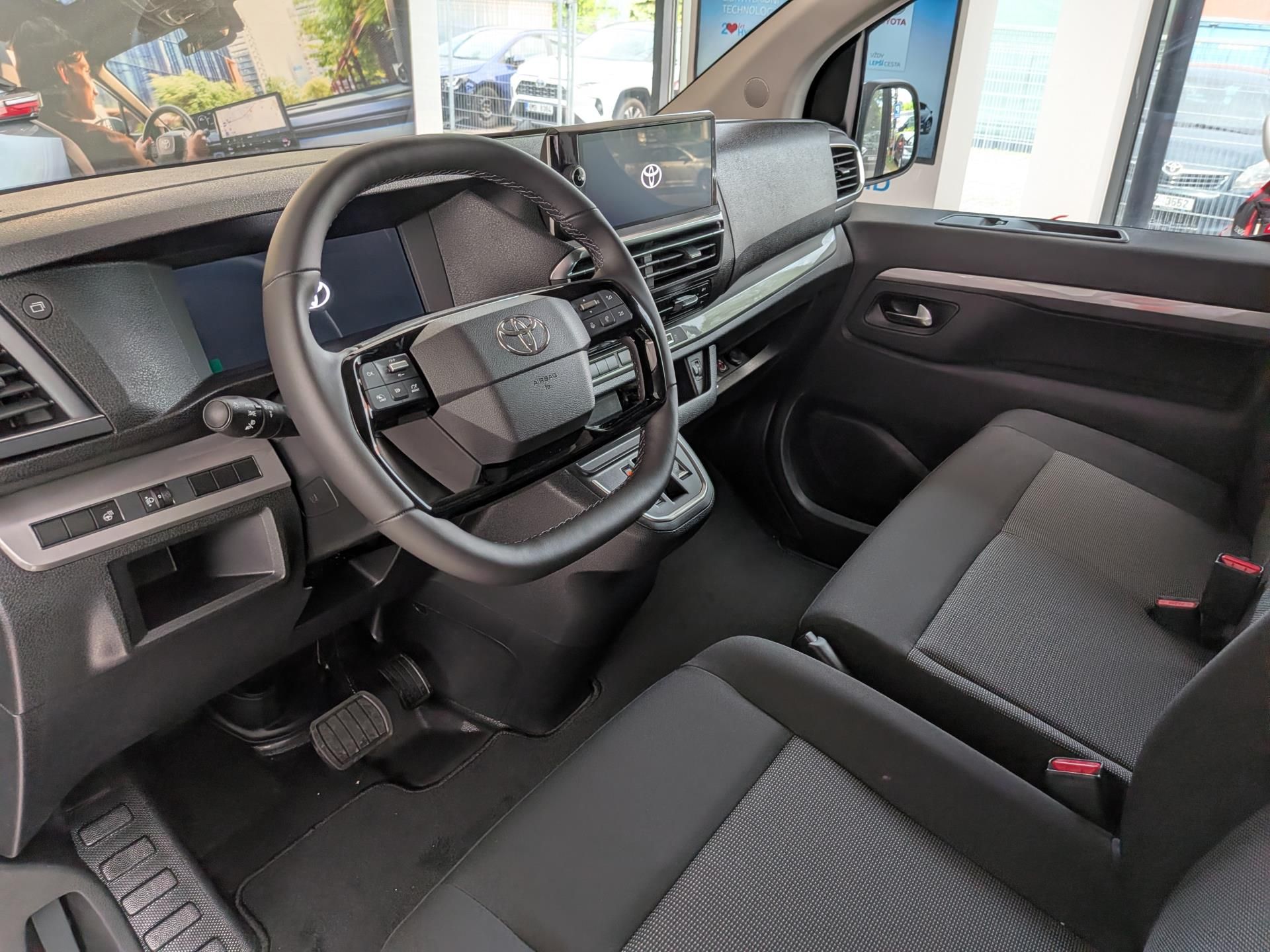 Toyota Proace Verso, 2.2L Business Comfort, 180K - fotka 6