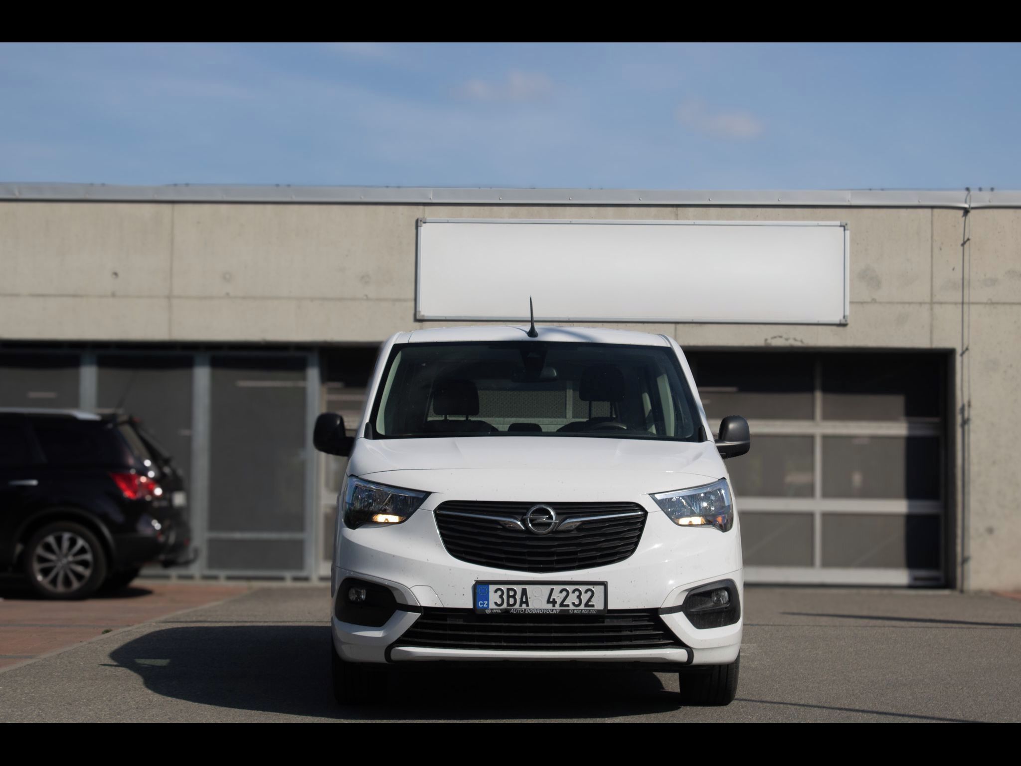 Opel Combo, Servisní knížka, zimní kola. - fotka 2