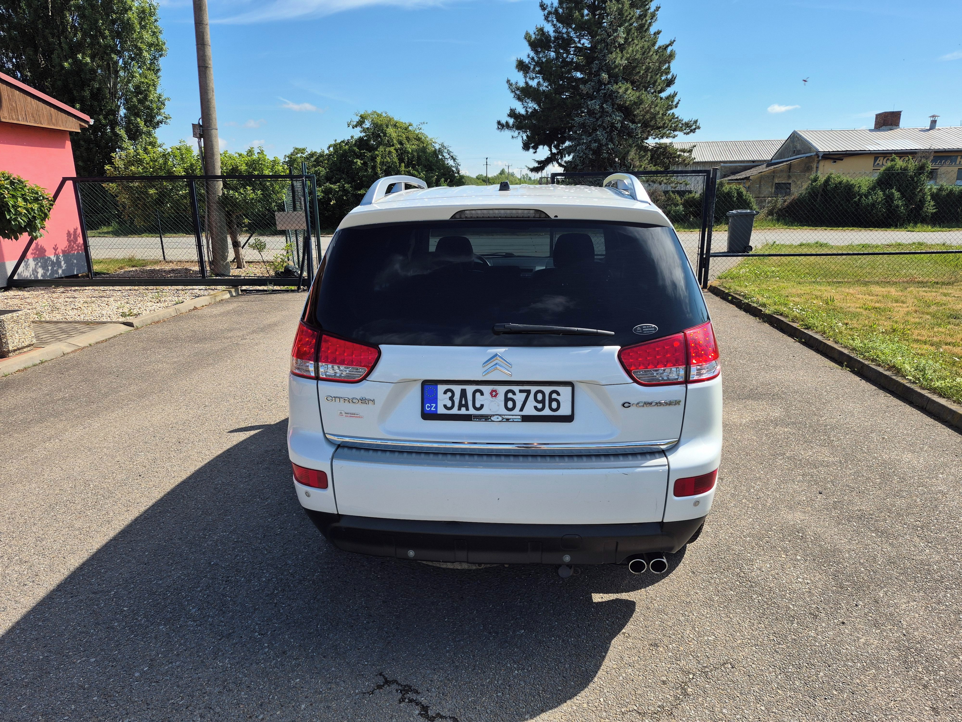 Citroën C-Crosser, 2,2HDI, 115kW, Automat, 4x4 - fotka 5