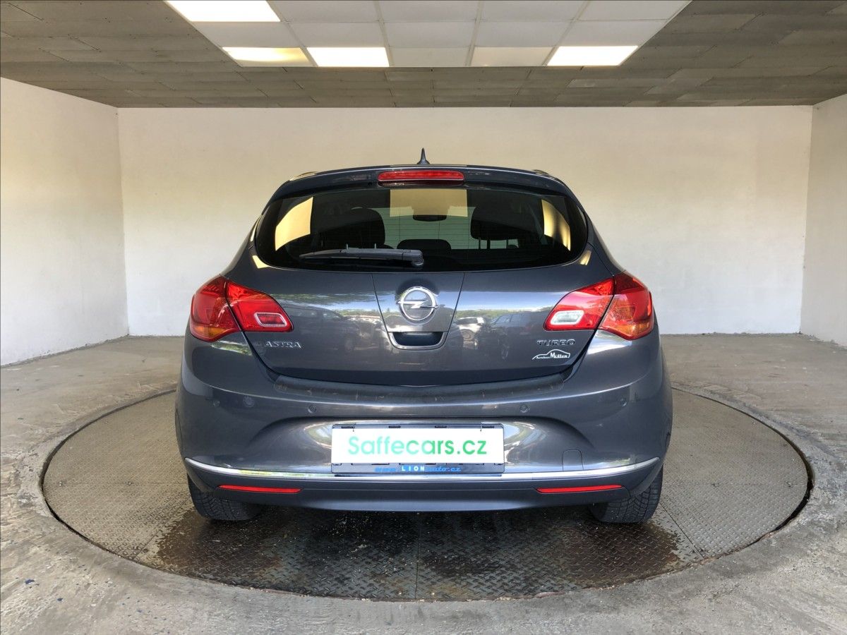 Opel Astra, 1,4 T 16V - fotka 6