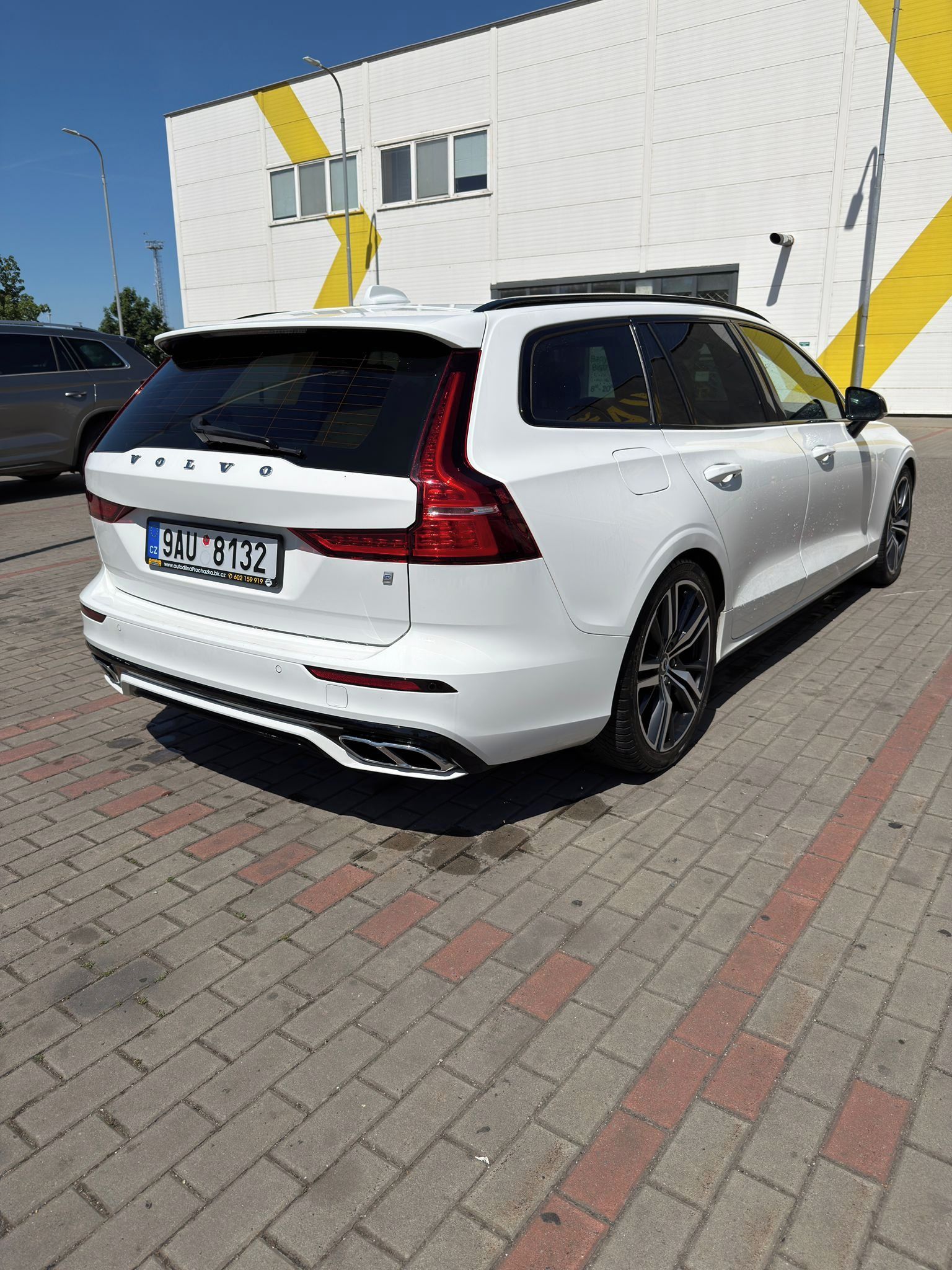 Volvo V60, Volvo V60 D4 R-Design Záruka - fotka 5