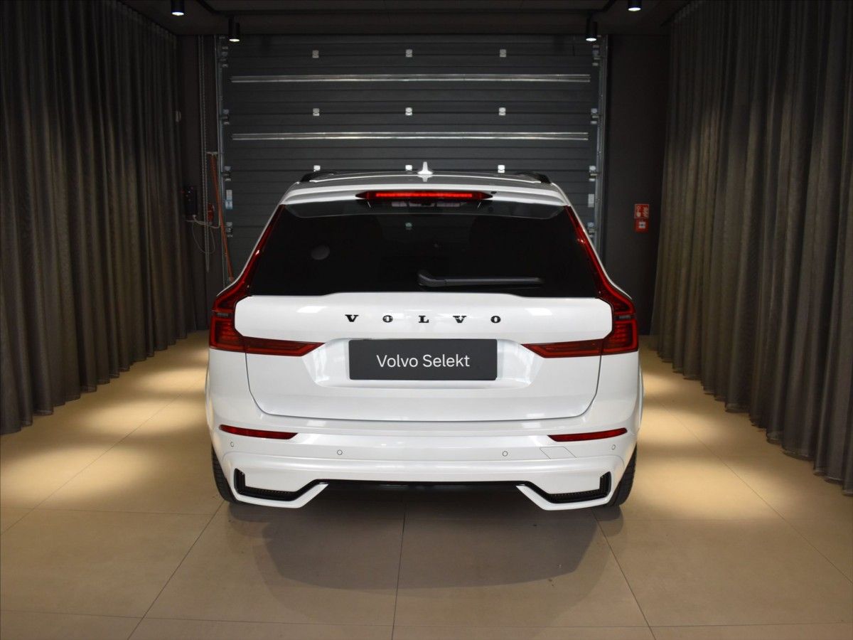 Volvo XC60, 2,0 T8 AWD Ultra B&W,masáže, - fotka 6