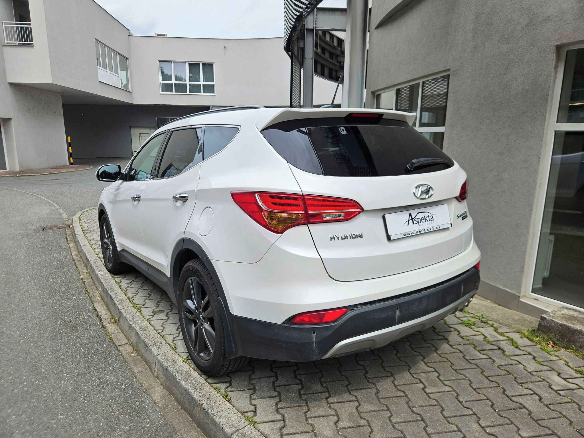 Hyundai Santa Fe, 2.2CRDi Premium,serv.kn.,1.maj - fotka 3