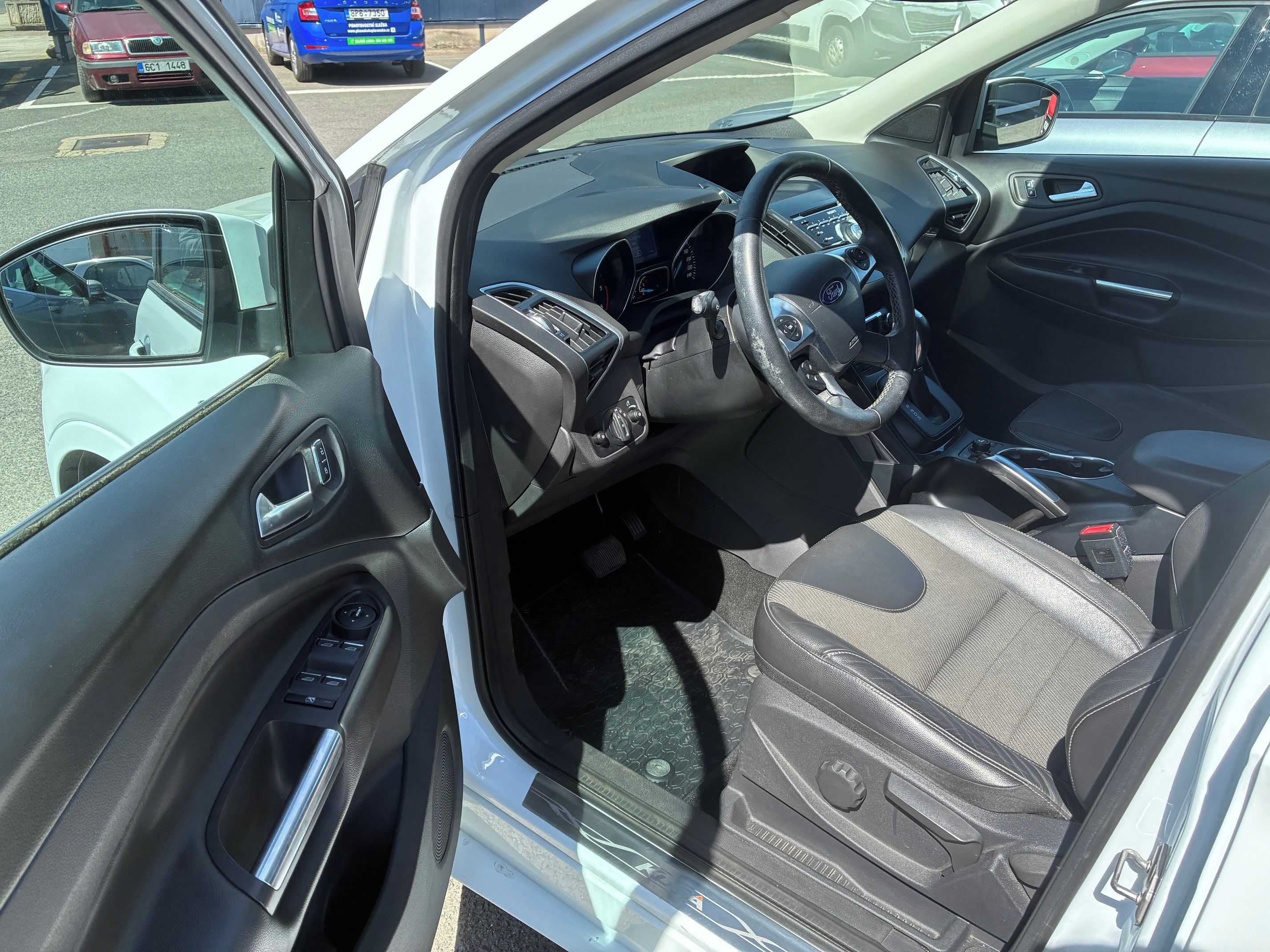 Ford Kuga, 2,0TDci 4x4 Titanium Automat - fotka 5